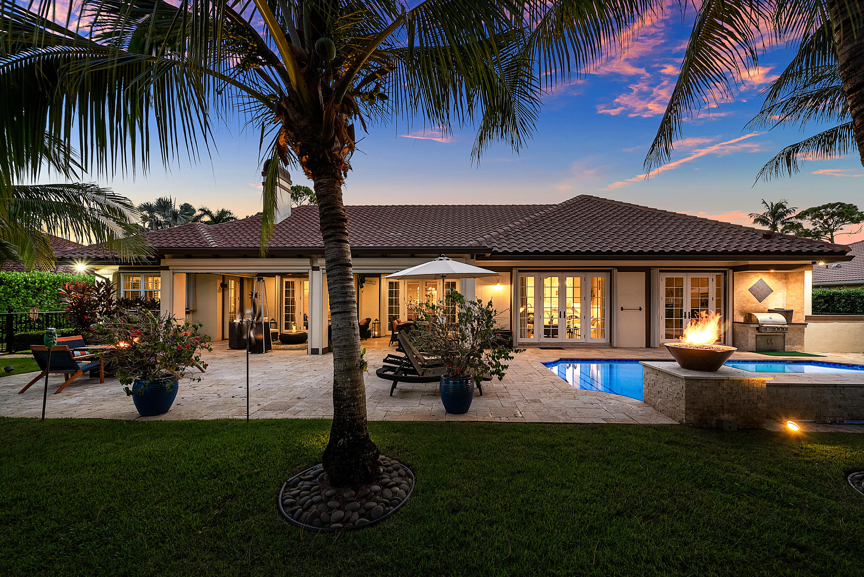 586 N Country Club, Atlantis FL 33462
