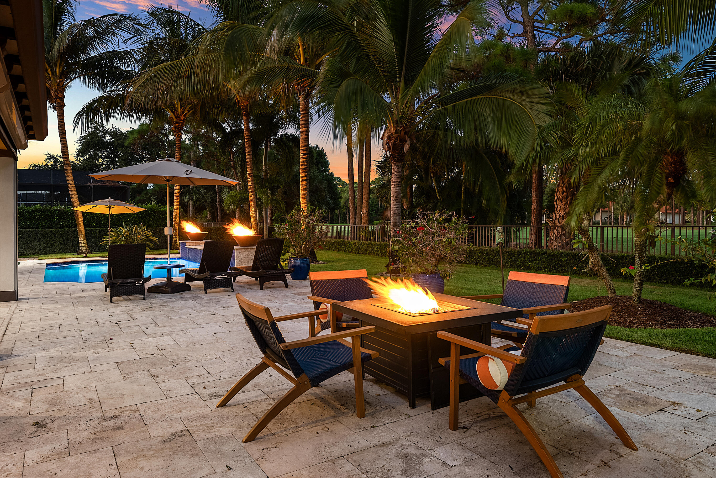 586 N Country Club, Atlantis FL 33462
