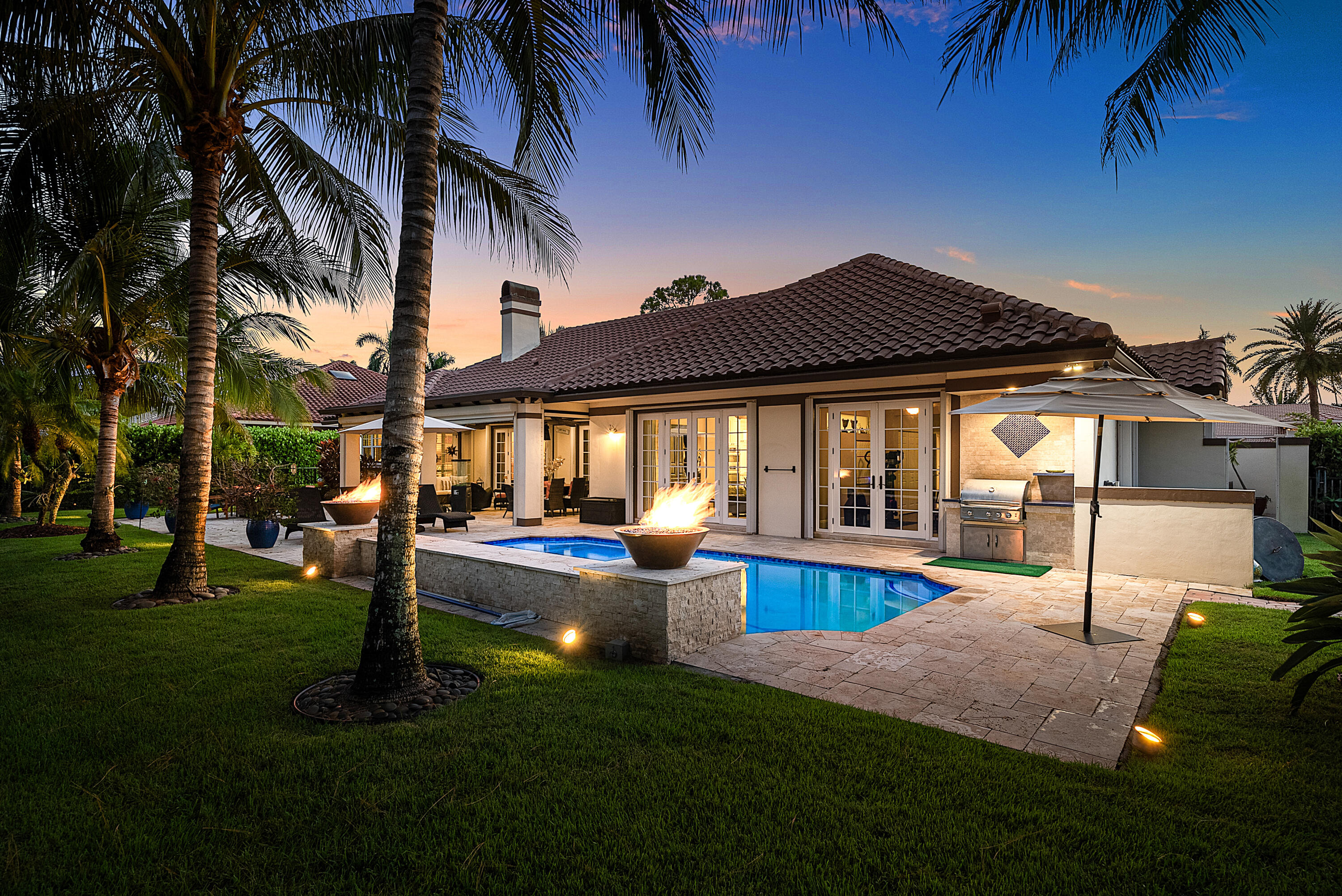 586 N Country Club, Atlantis FL 33462