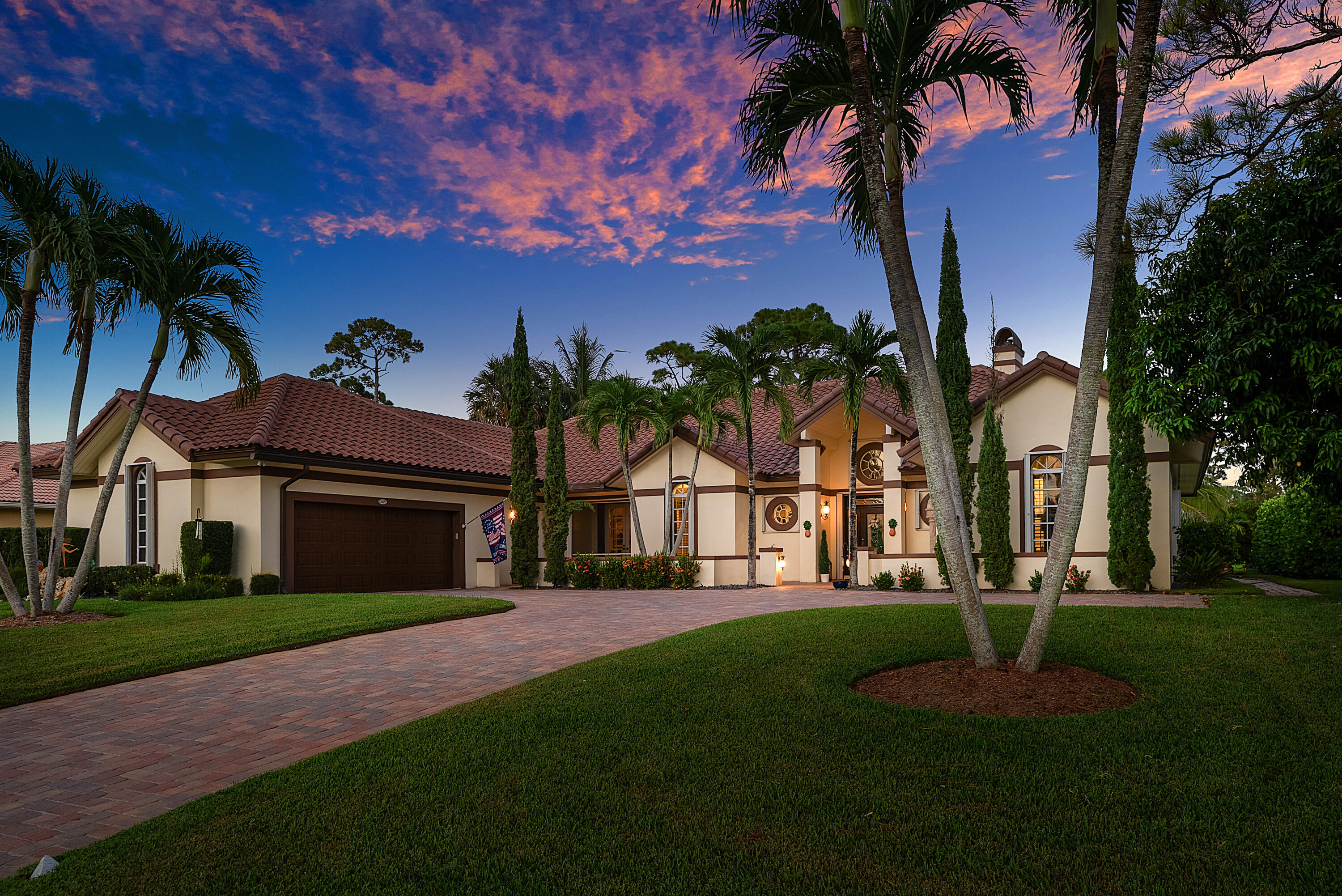 586 N Country Club, Atlantis FL 33462