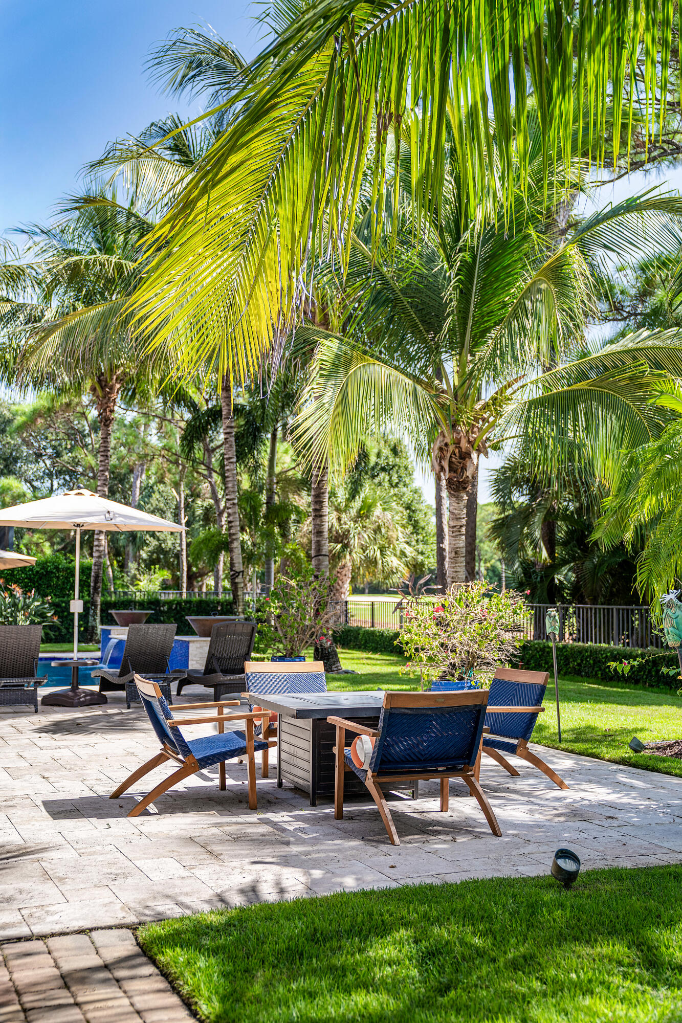 586 N Country Club, Atlantis FL 33462