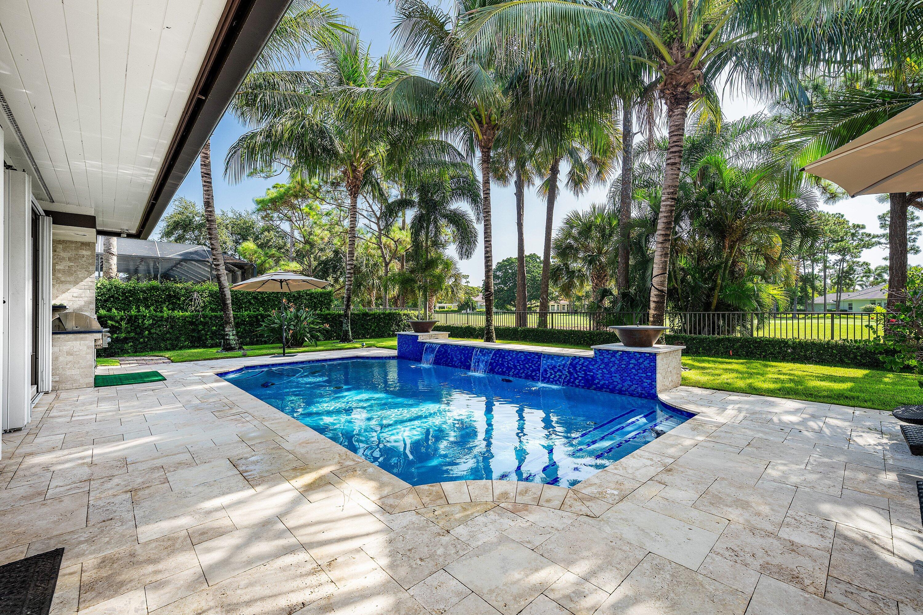 586 N Country Club, Atlantis FL 33462