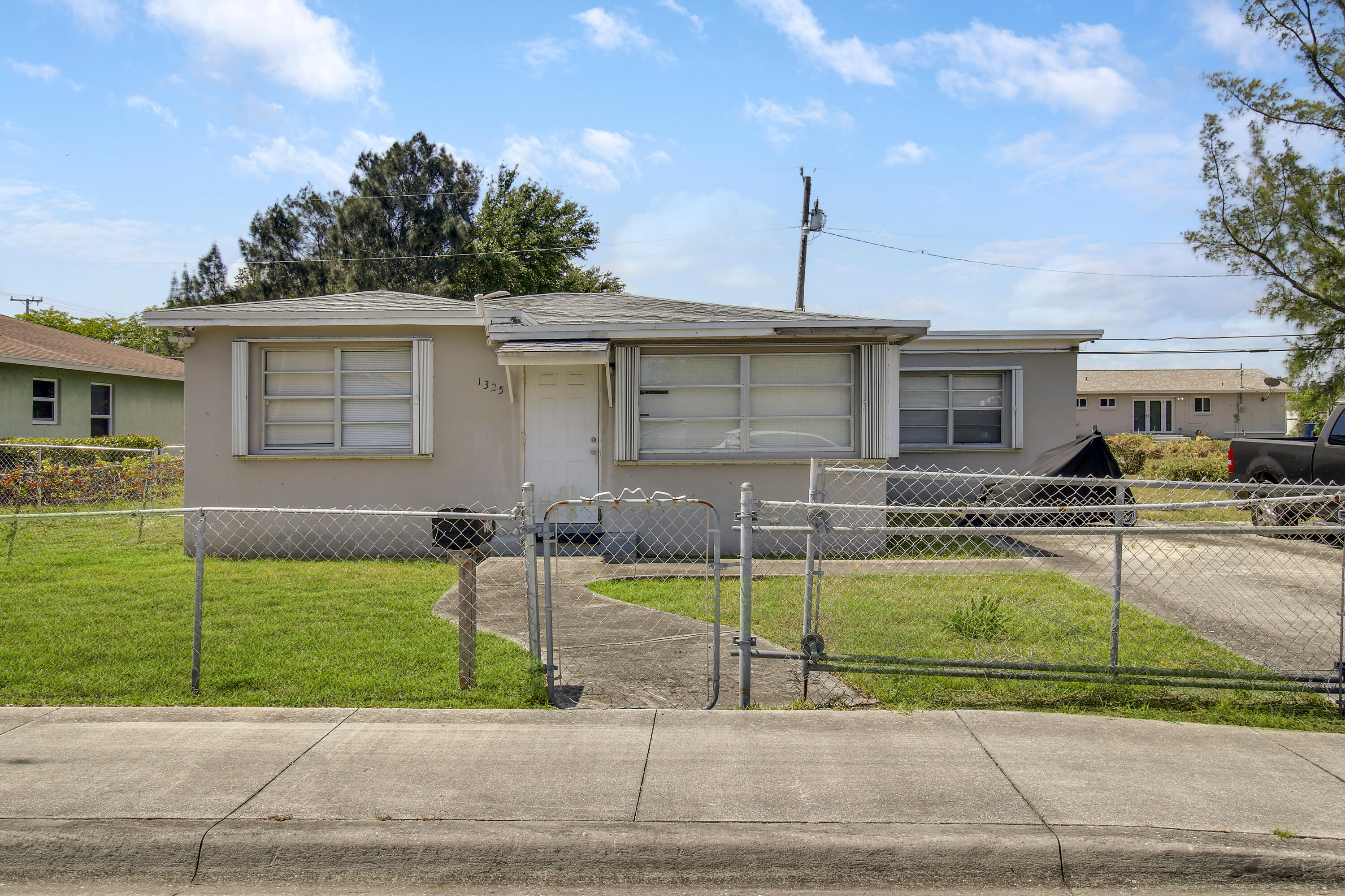 1325 W 32ND, Riviera Beach FL 33404