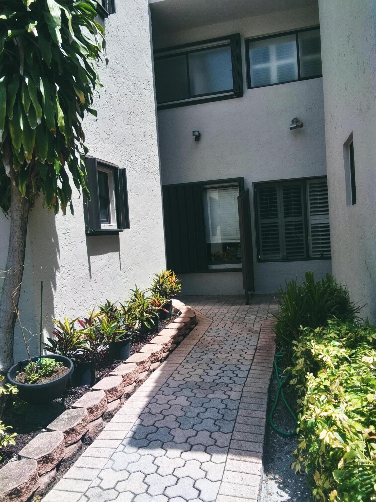9727 N New River Canal #629, Plantation FL 33324