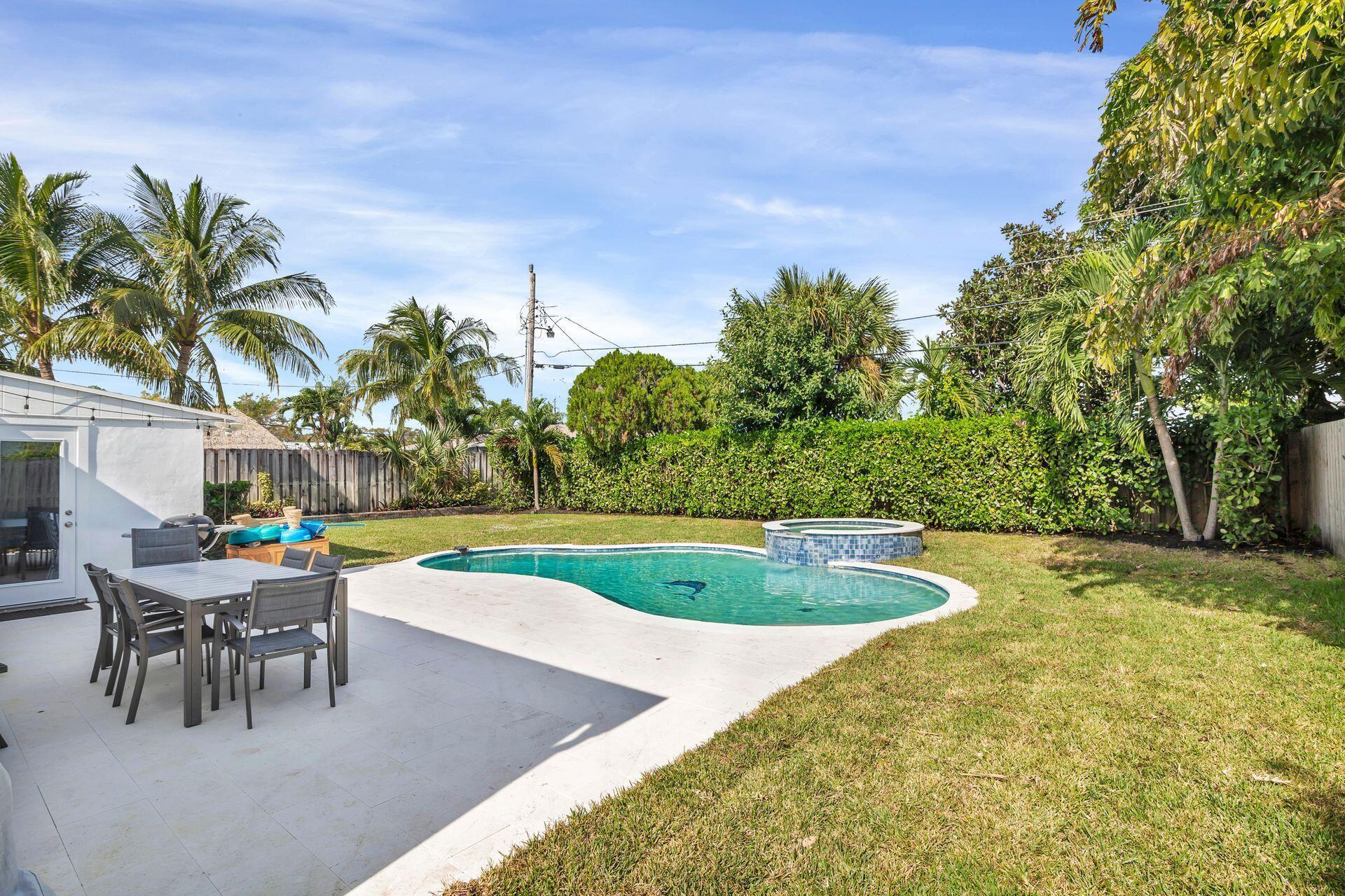 375 Leigh, West Palm Beach FL 33405
