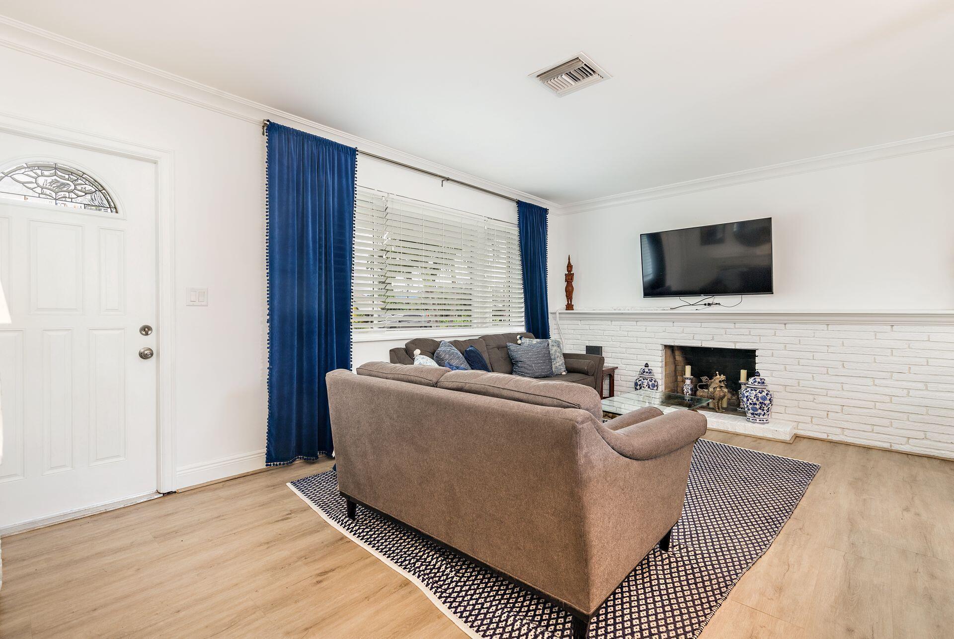 375 Leigh, West Palm Beach FL 33405