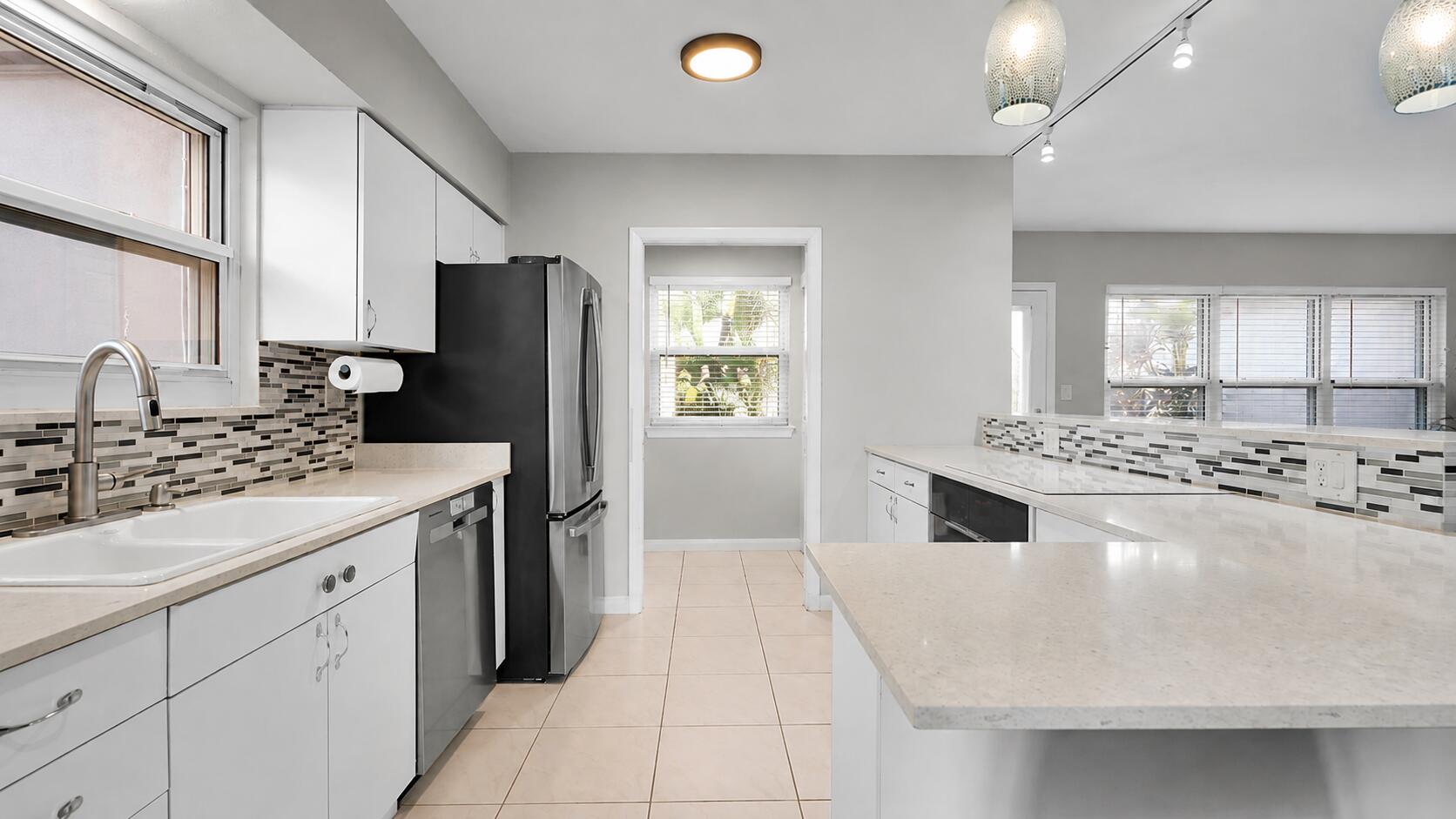 935 Nautilus, Dania Beach FL 33004