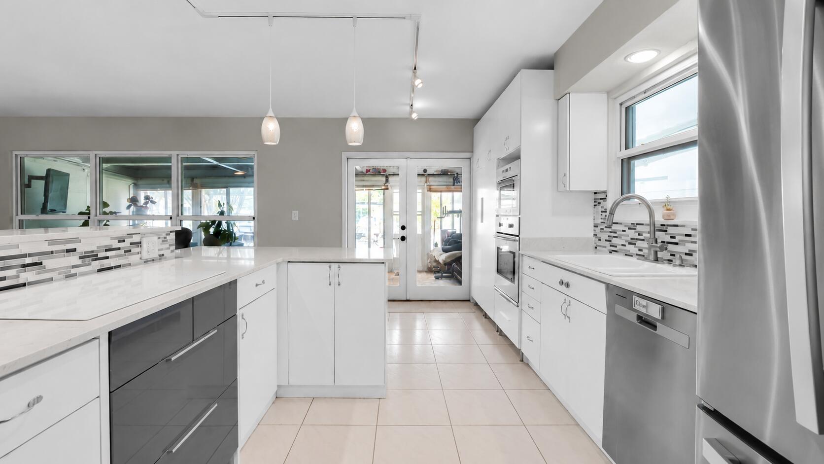 935 Nautilus, Dania Beach FL 33004