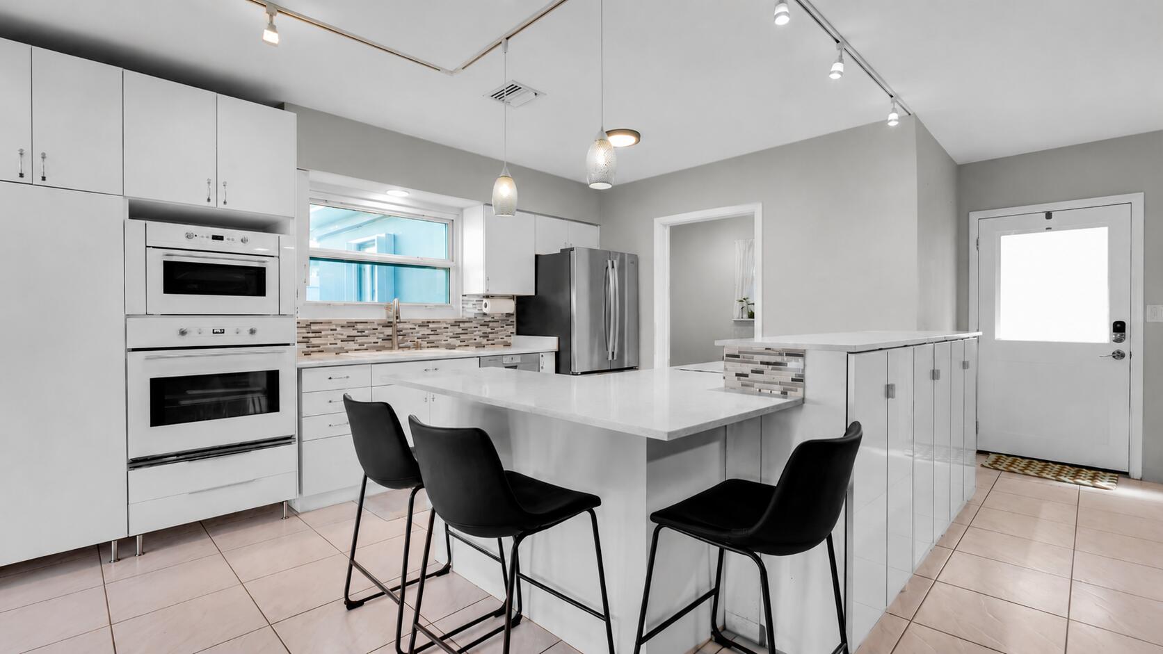 935 Nautilus, Dania Beach FL 33004