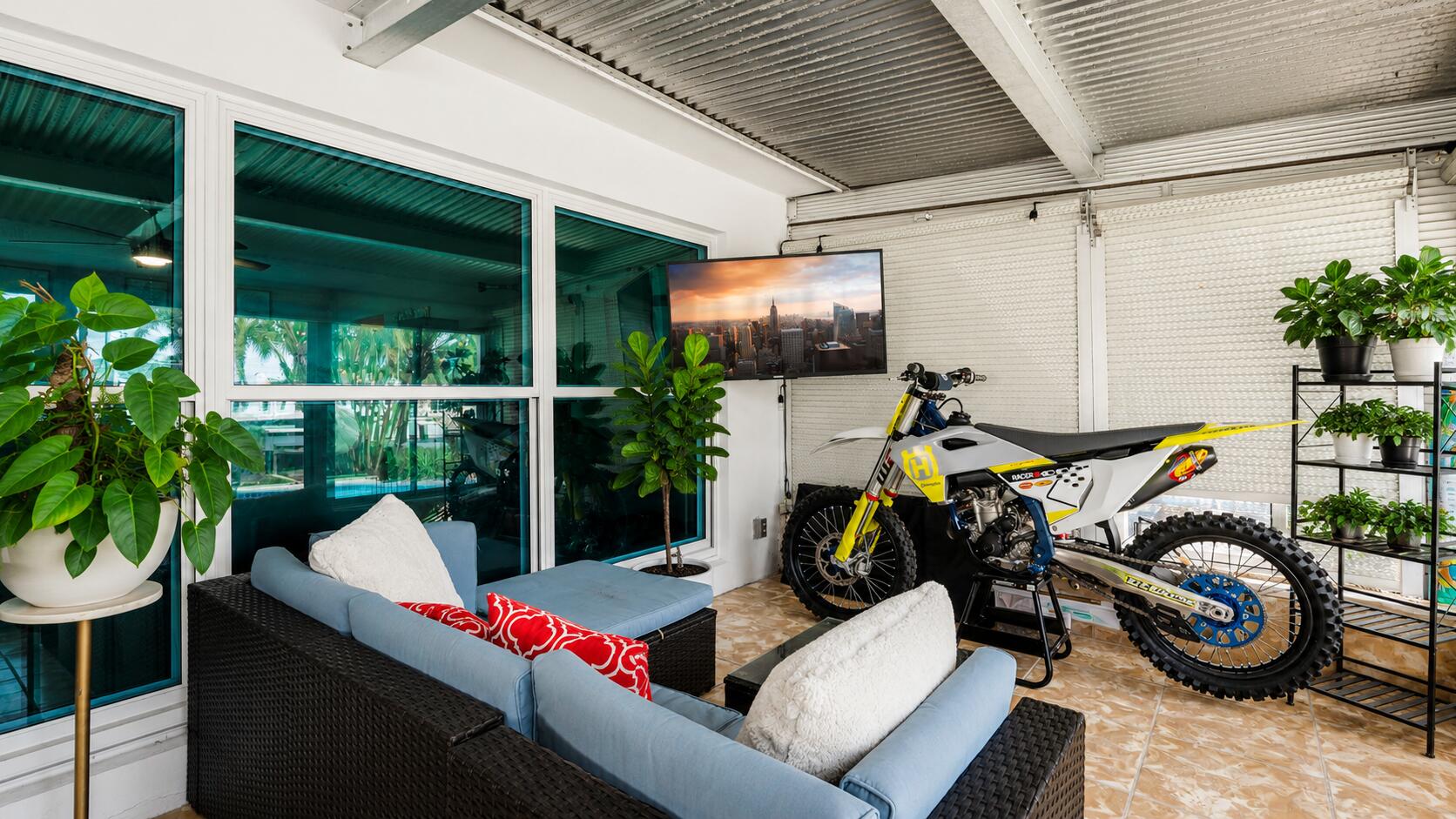935 Nautilus, Dania Beach FL 33004