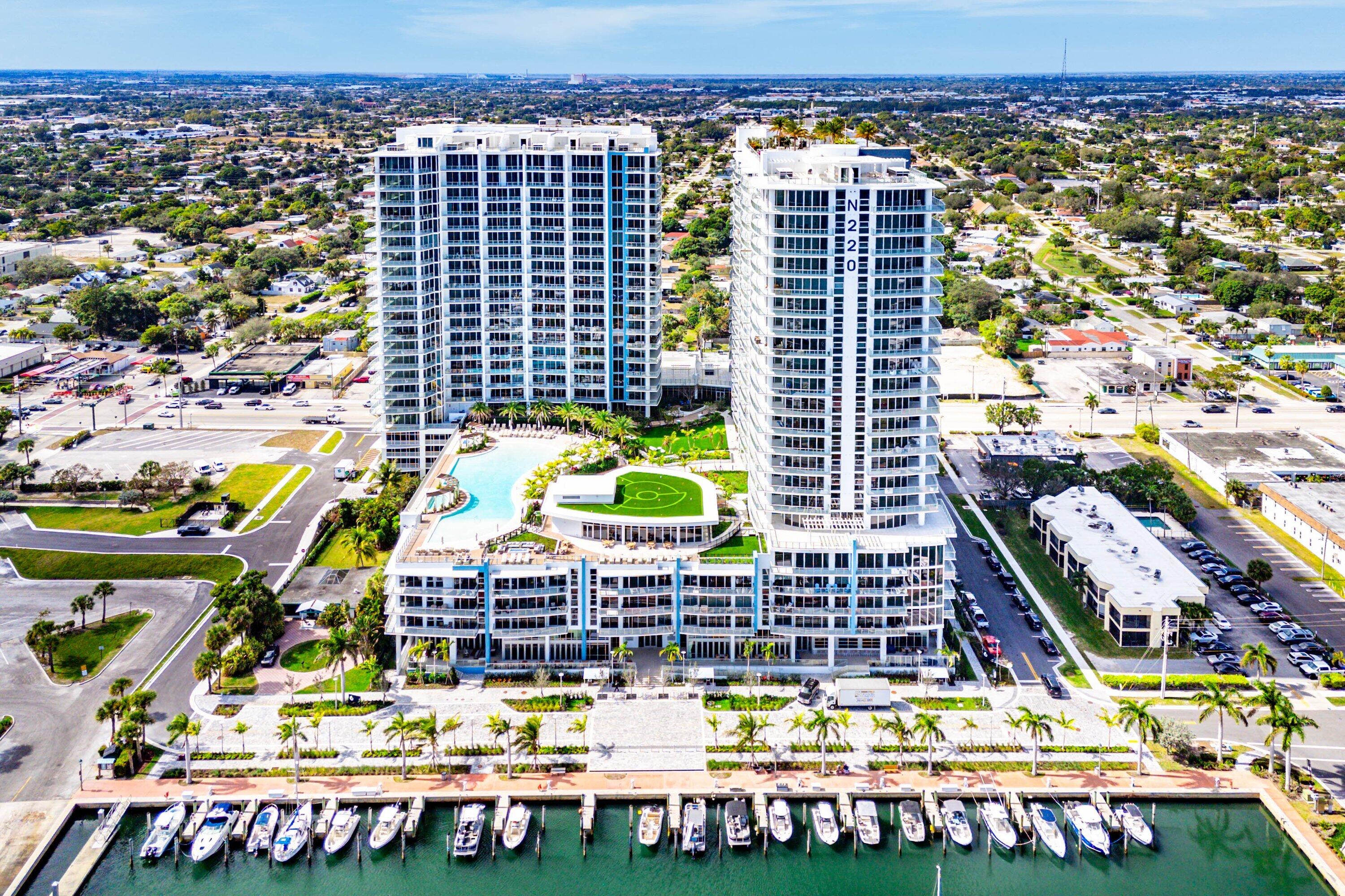 220 LAKE SHORE DR #1107, Lake Park FL 33403