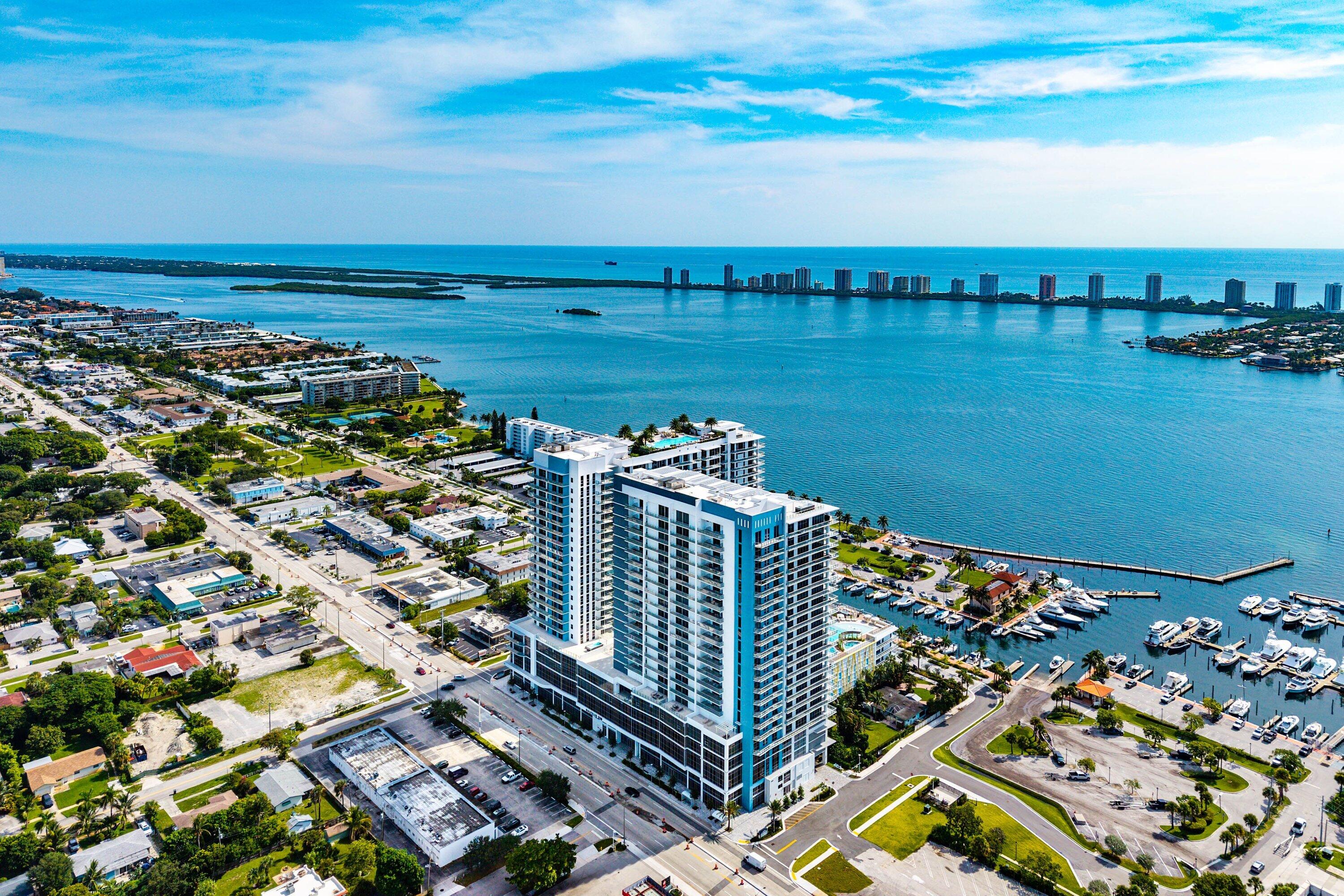 220 LAKE SHORE DR #1107, Lake Park FL 33403