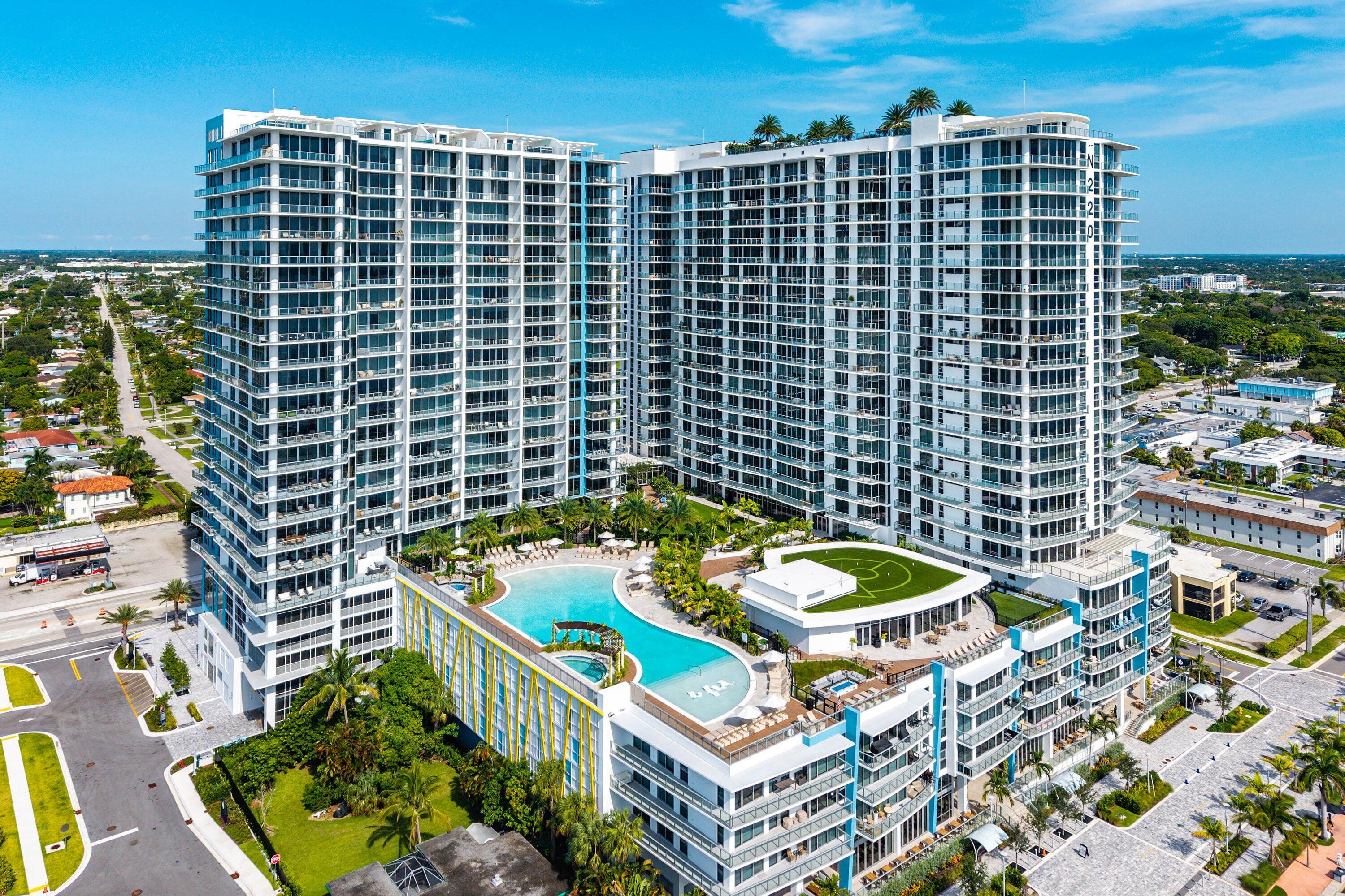 220 LAKE SHORE DR #1107, Lake Park FL 33403