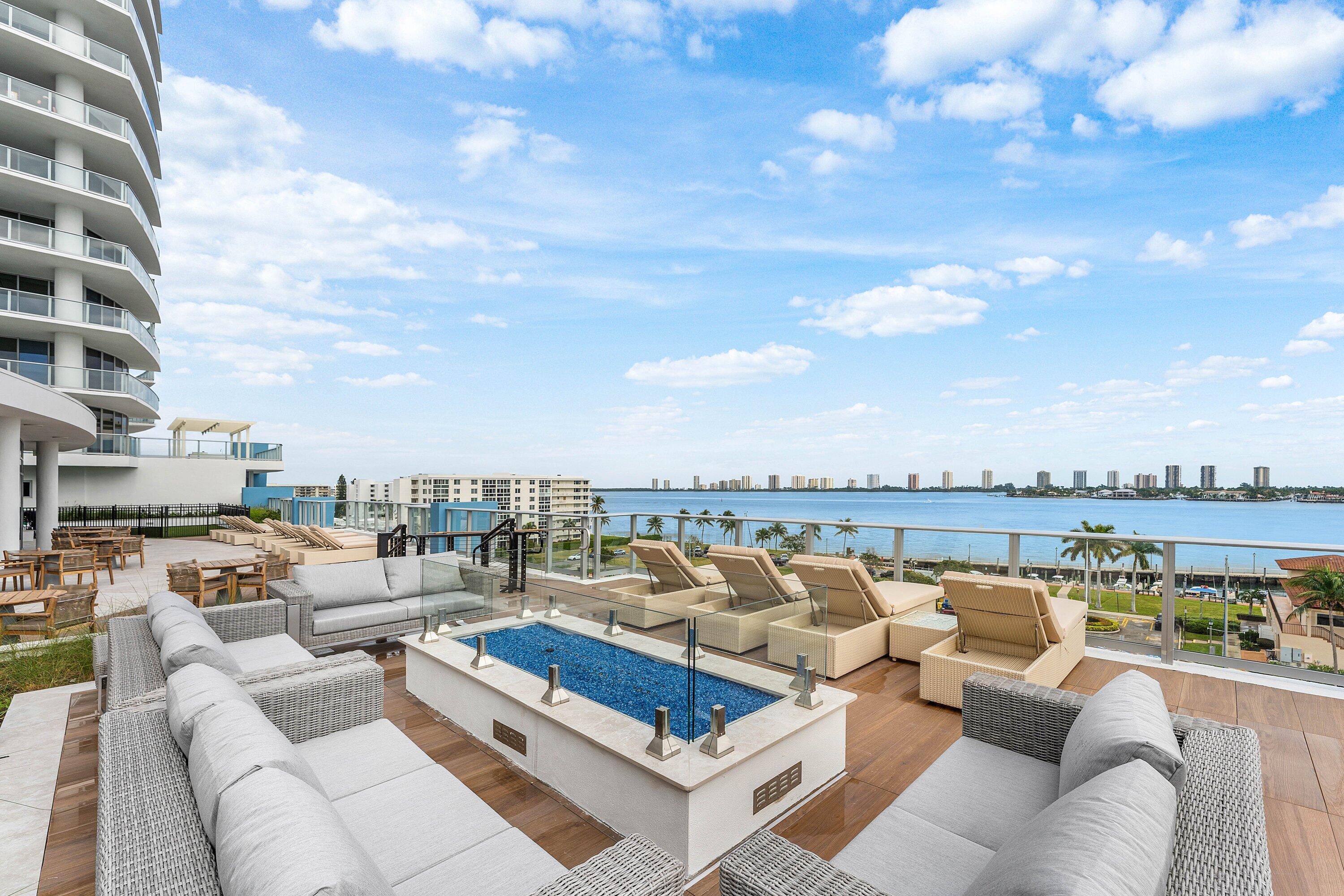 220 LAKE SHORE DR #1107, Lake Park FL 33403