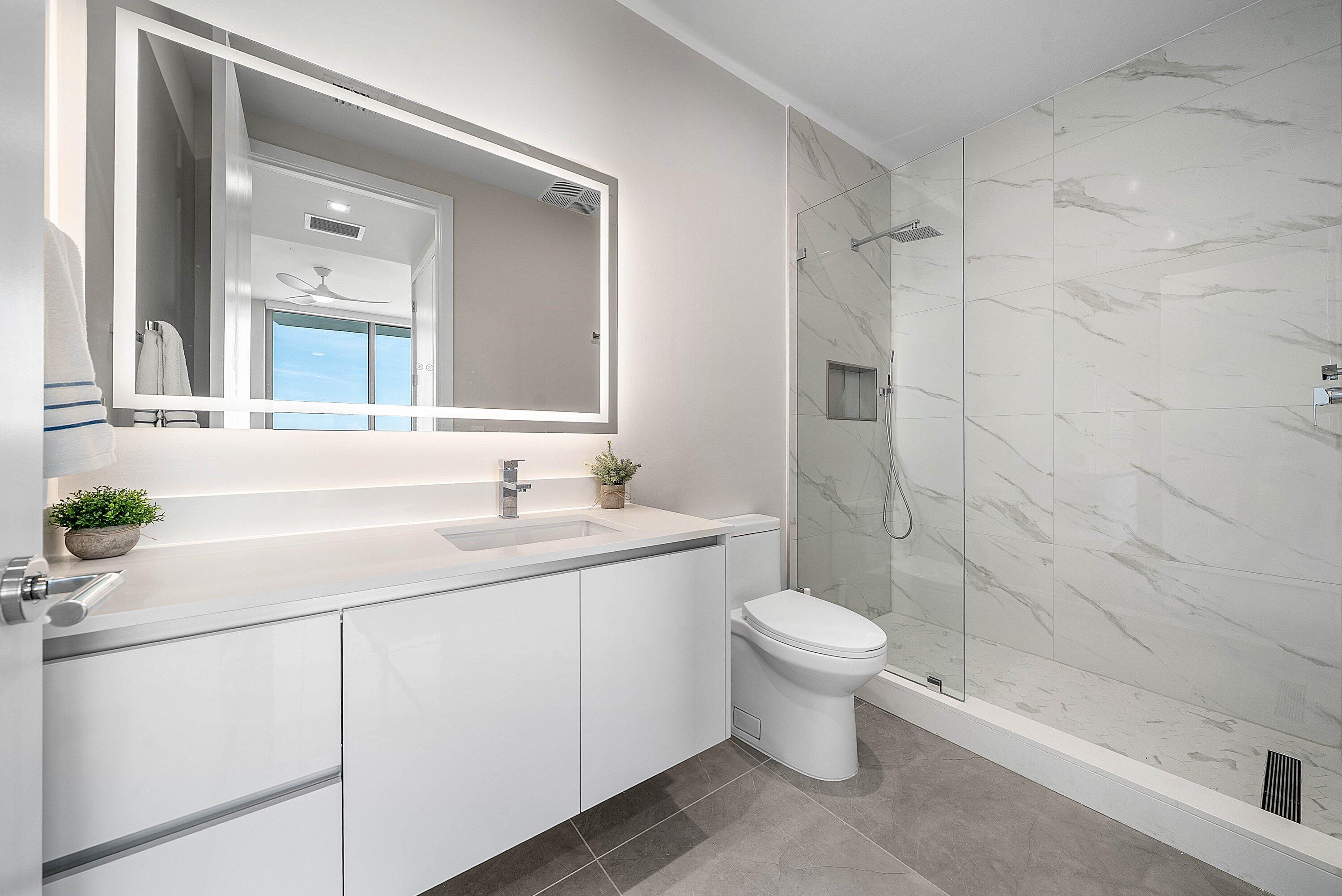 220 LAKE SHORE DR #1107, Lake Park FL 33403