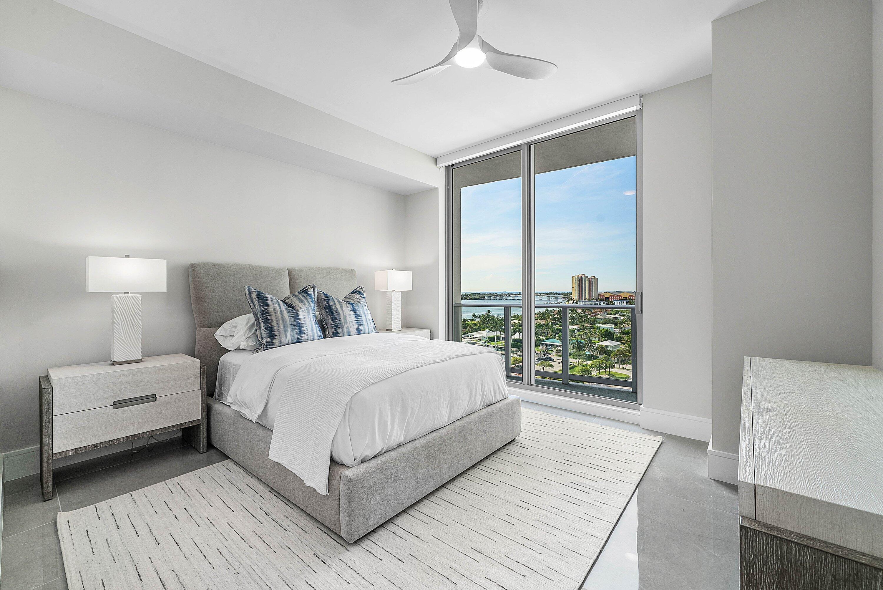 220 LAKE SHORE DR #1107, Lake Park FL 33403