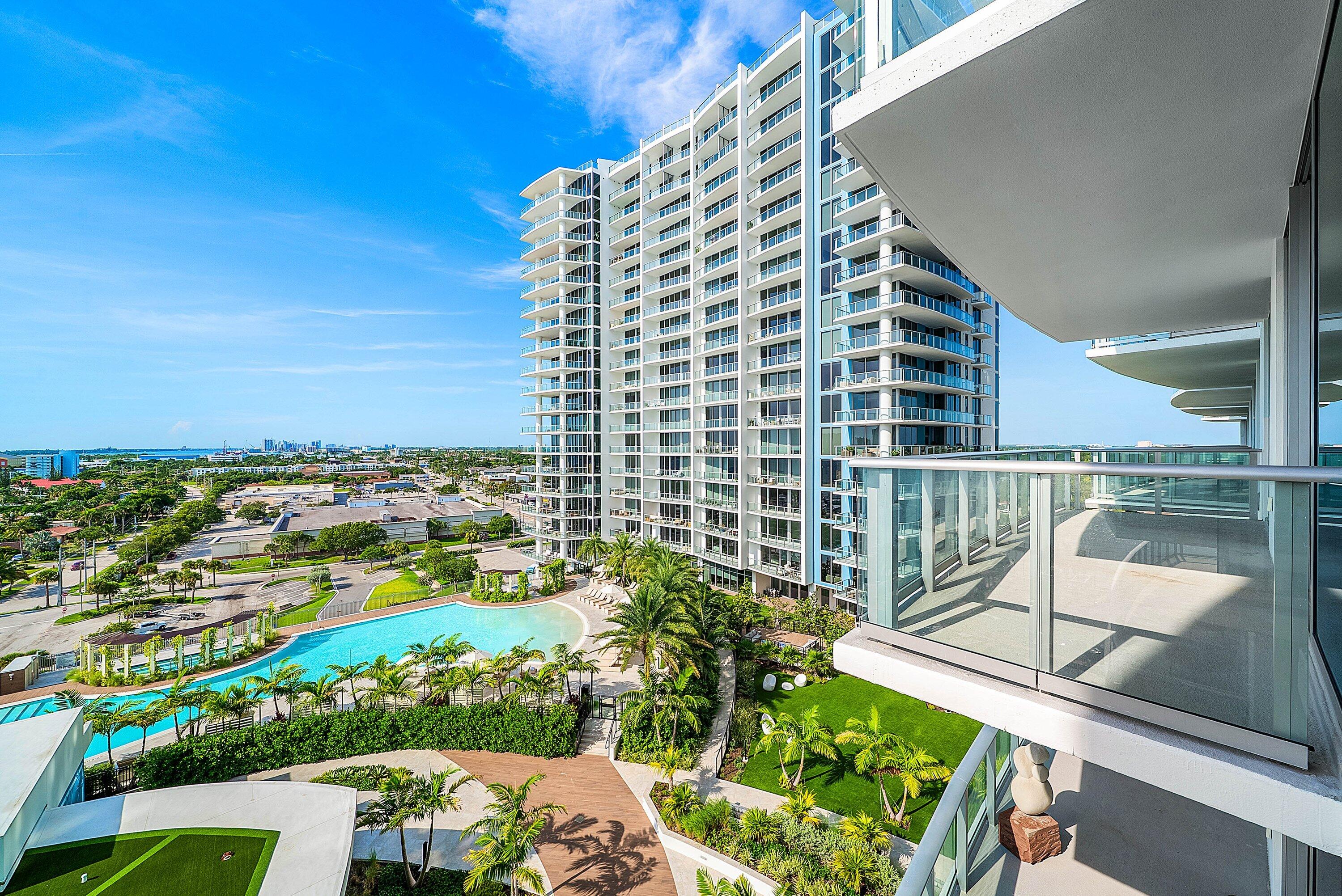 220 LAKE SHORE DR #1107, Lake Park FL 33403