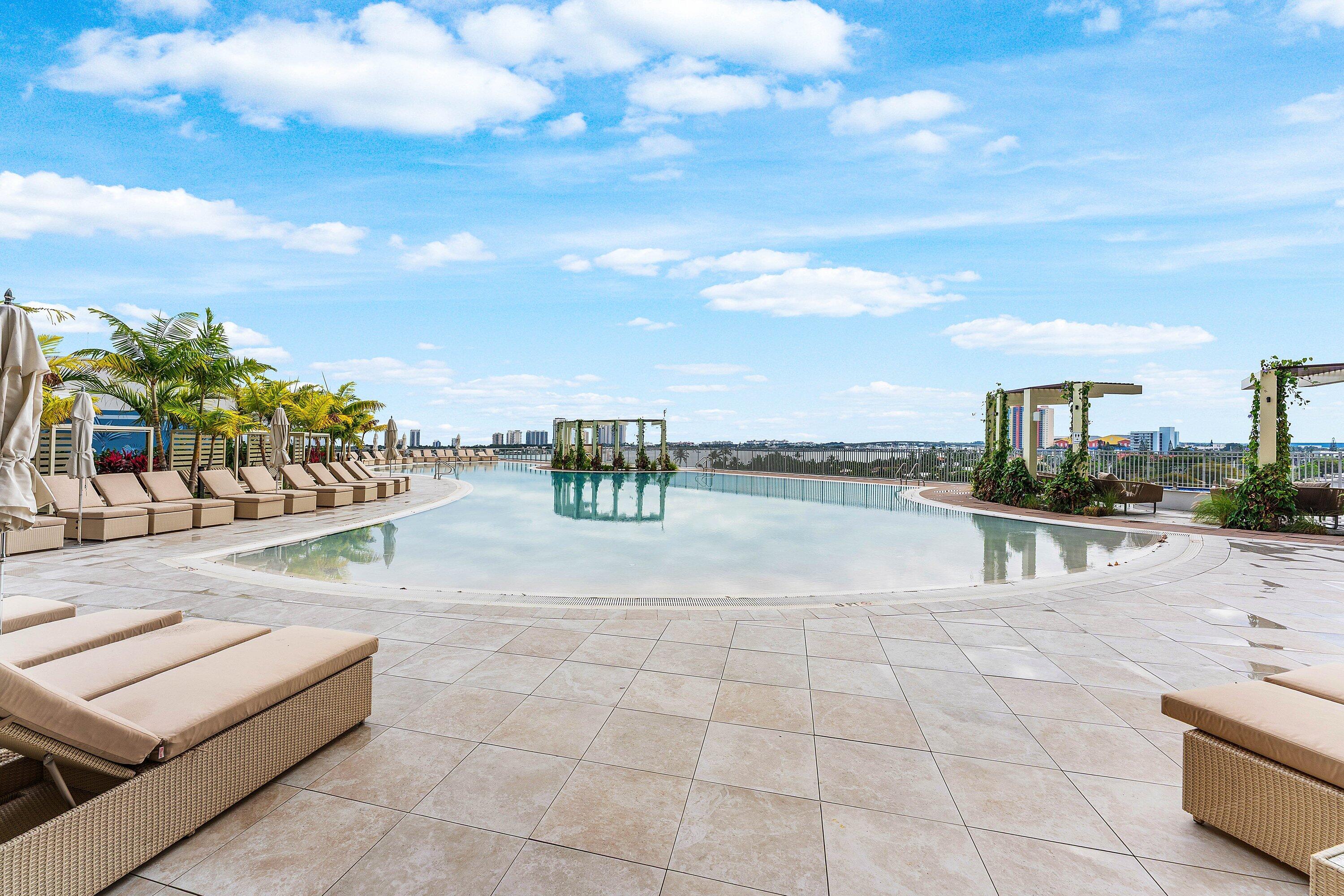 220 LAKE SHORE DR #1107, Lake Park FL 33403