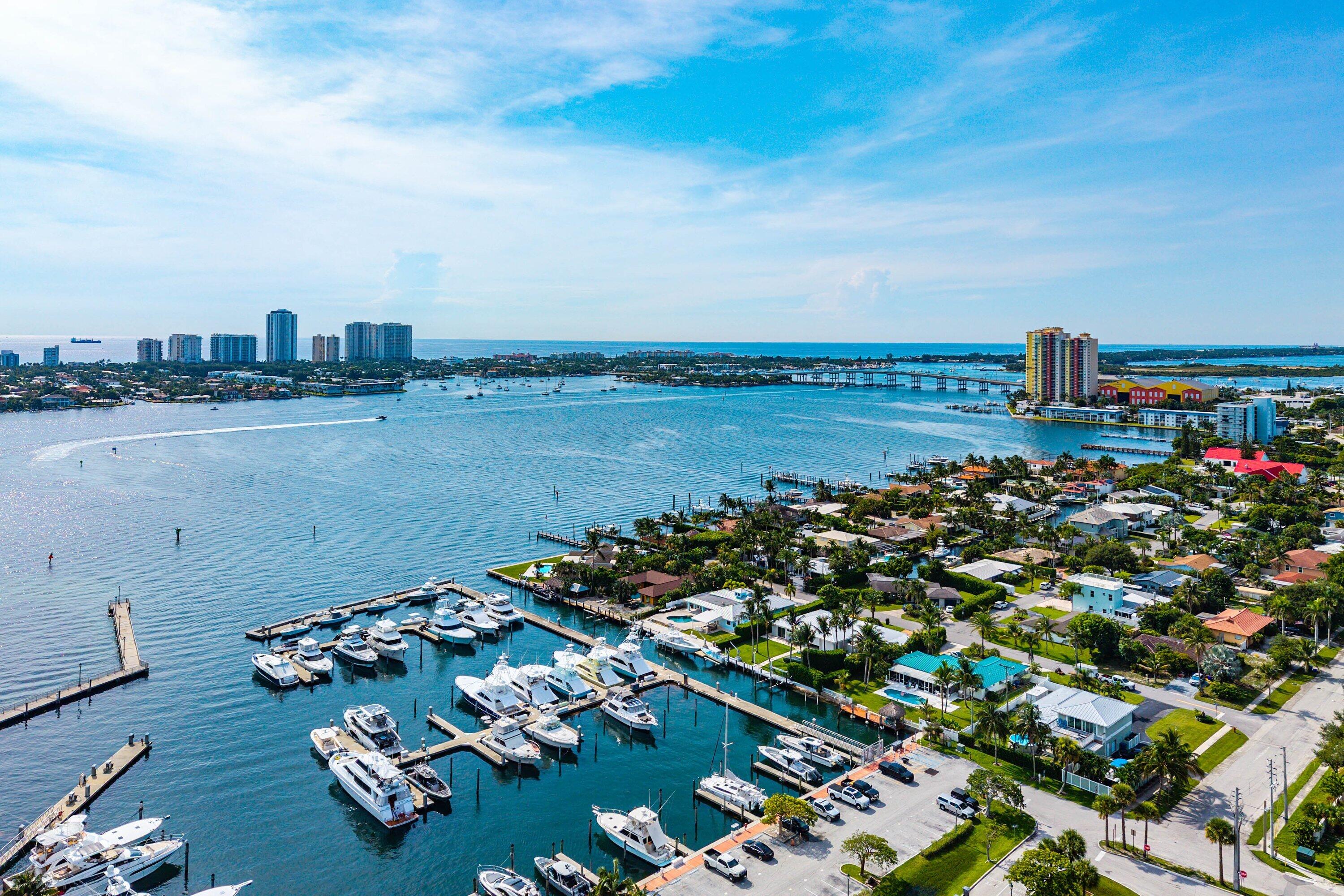 220 LAKE SHORE DR #1107, Lake Park FL 33403