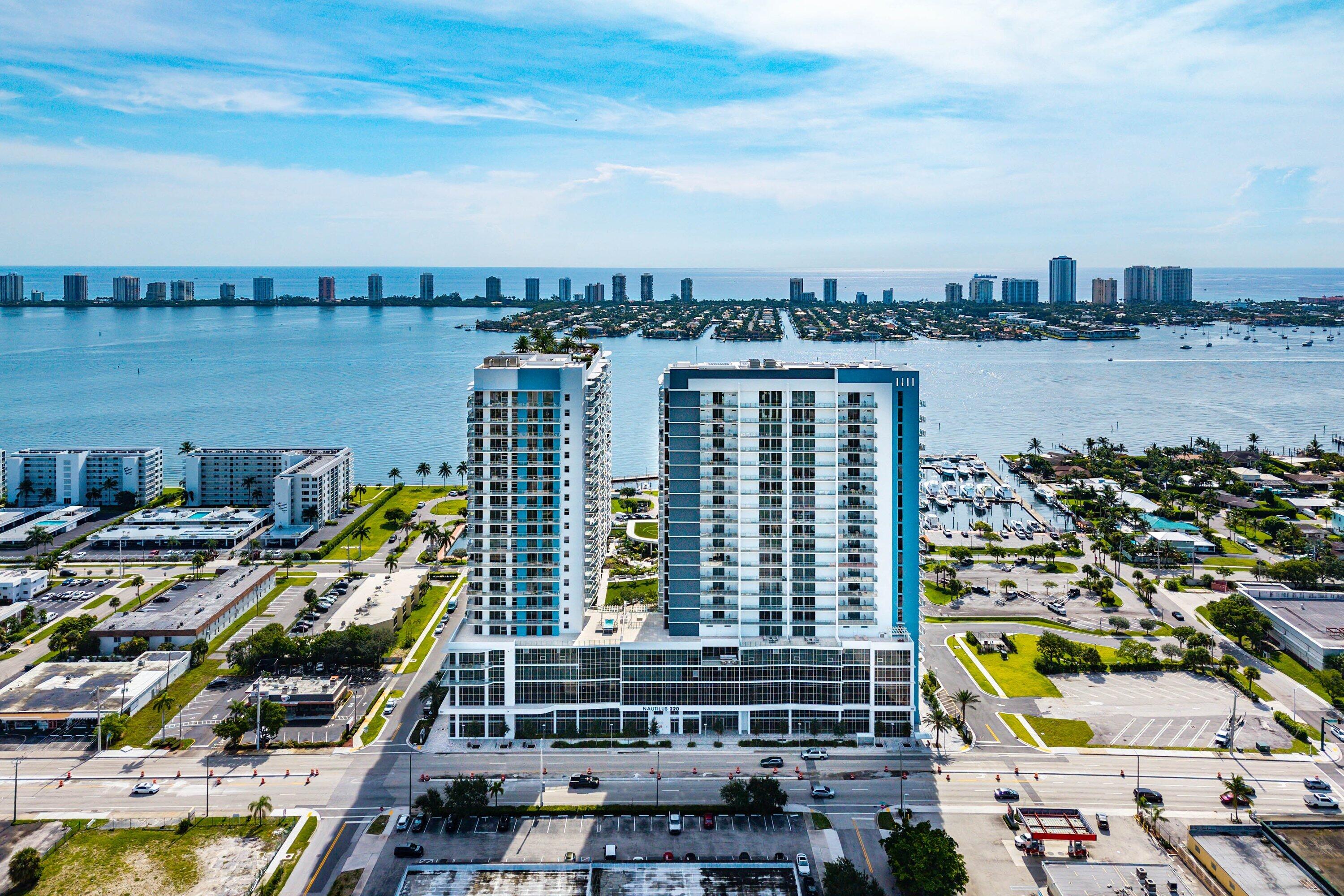 220 LAKE SHORE DR #1107, Lake Park FL 33403