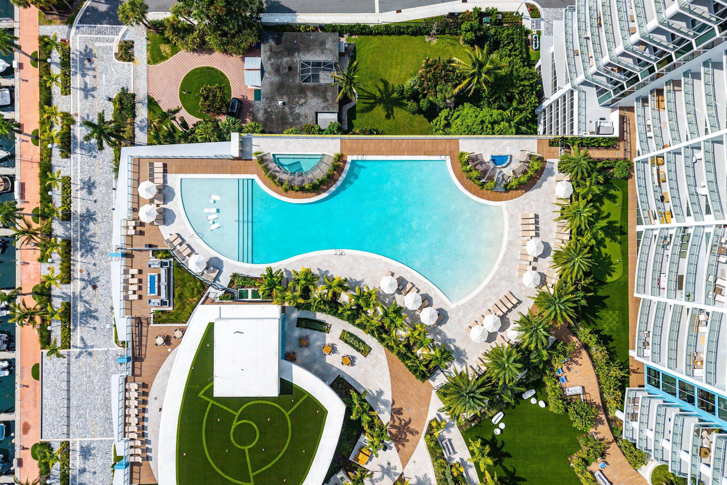 220 LAKE SHORE DR #1107, Lake Park FL 33403