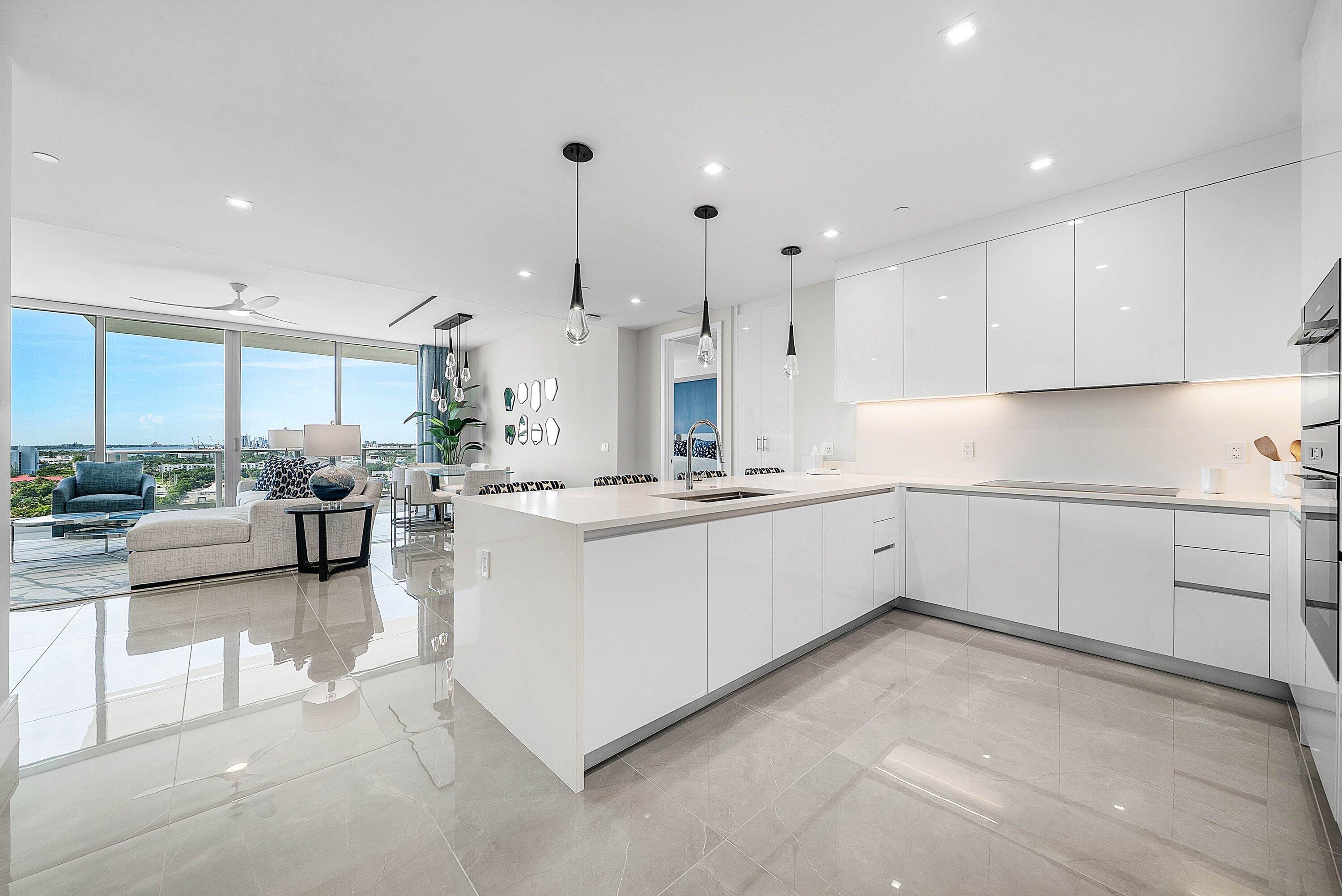 220 LAKE SHORE DR #1107, Lake Park FL 33403