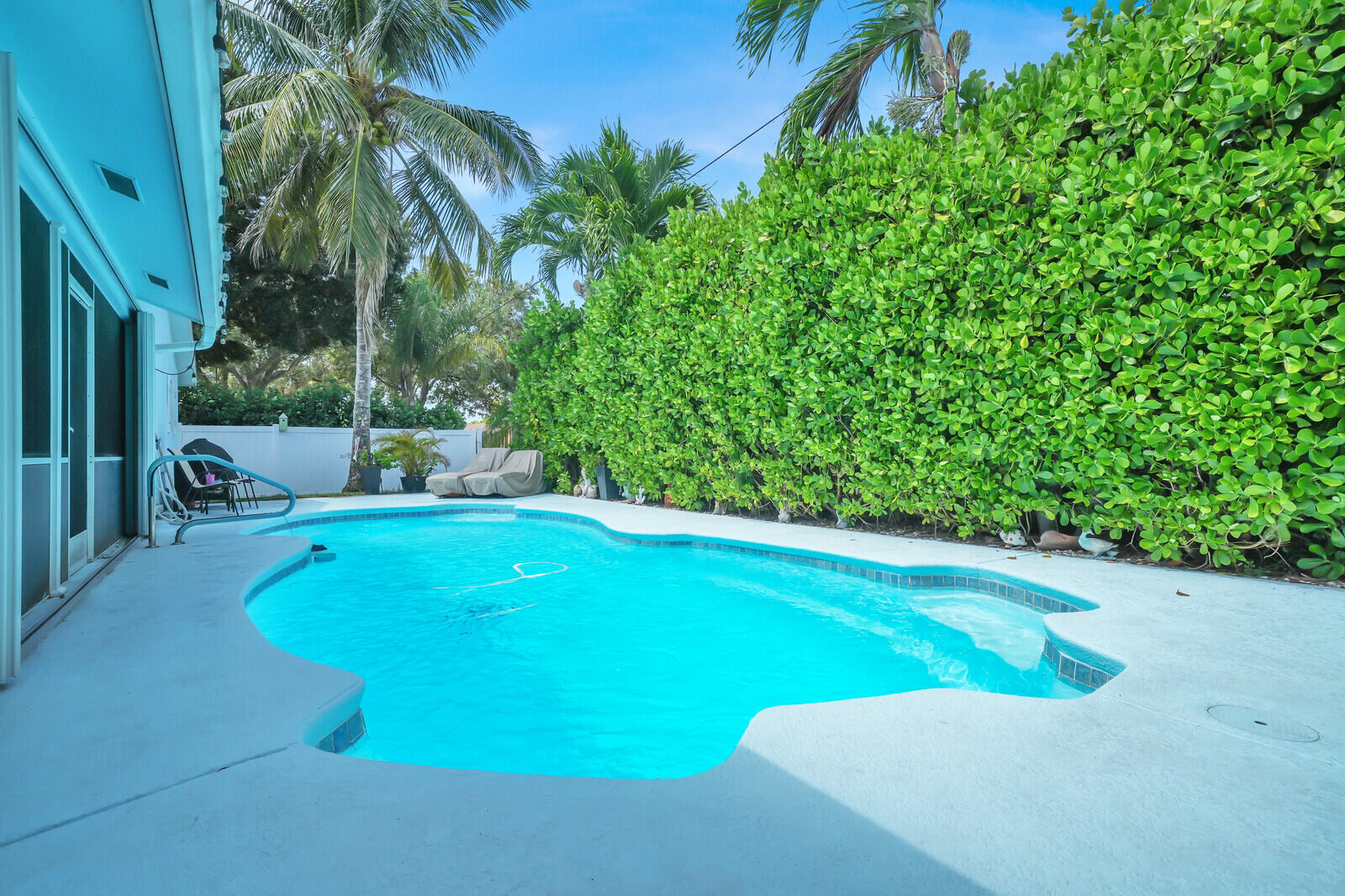 10015 DAISY, Palm Beach Gardens FL 33410