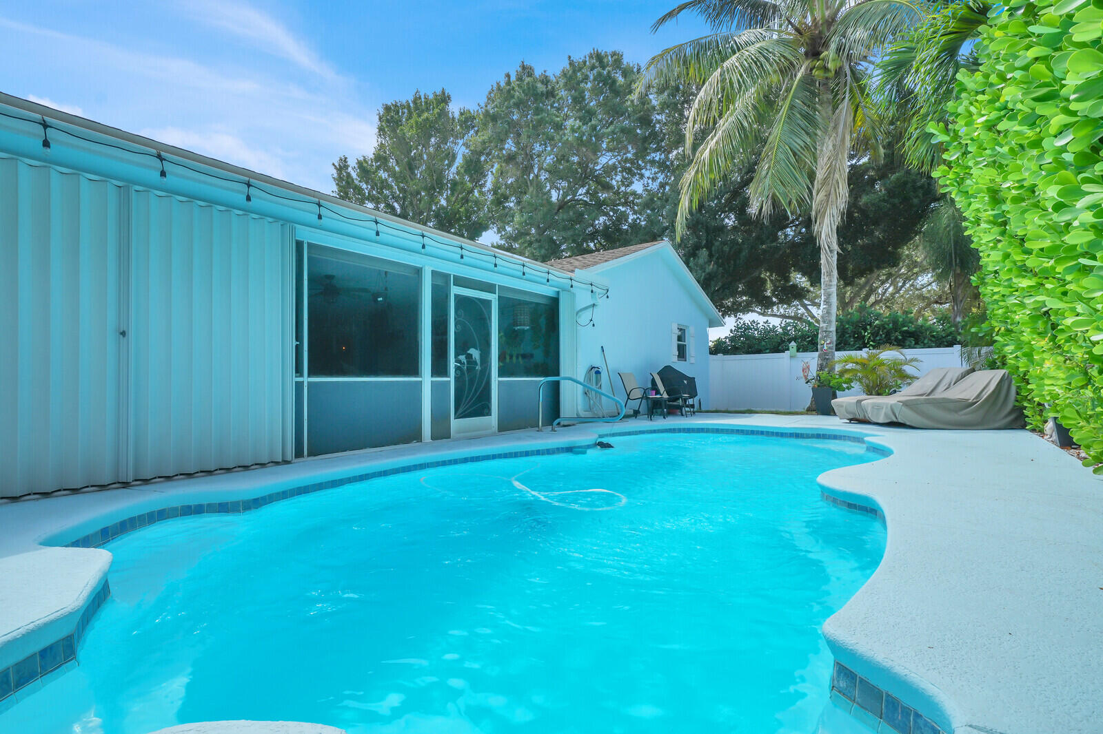 10015 DAISY, Palm Beach Gardens FL 33410