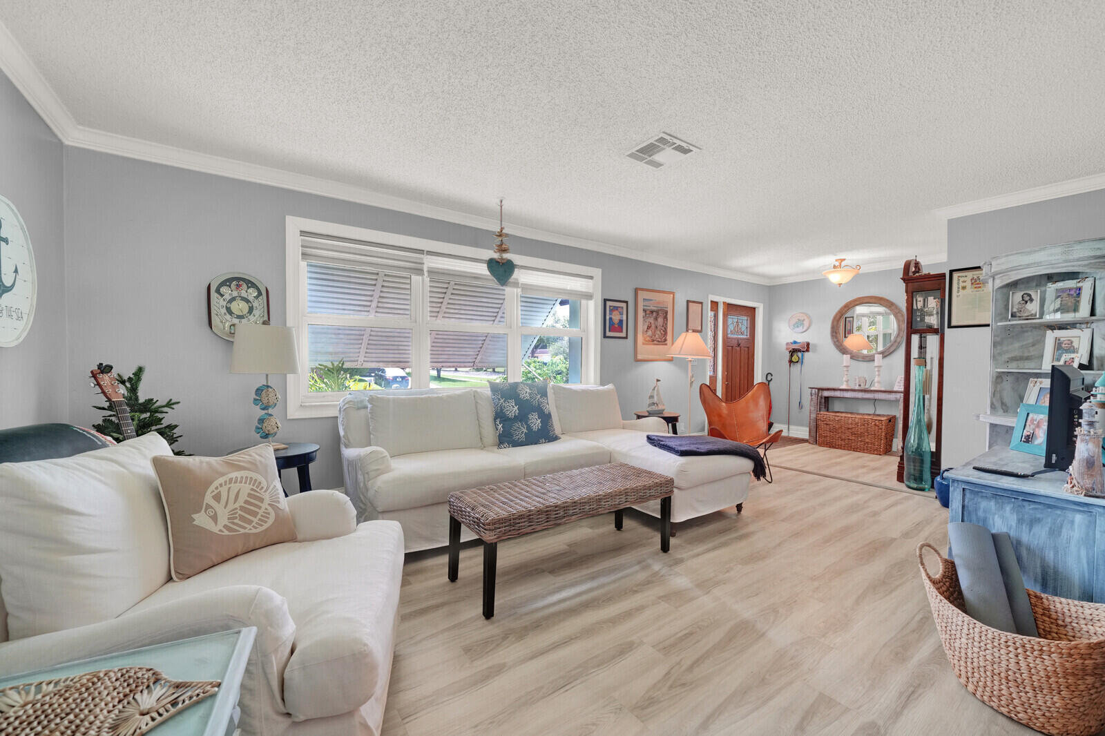 10015 DAISY, Palm Beach Gardens FL 33410
