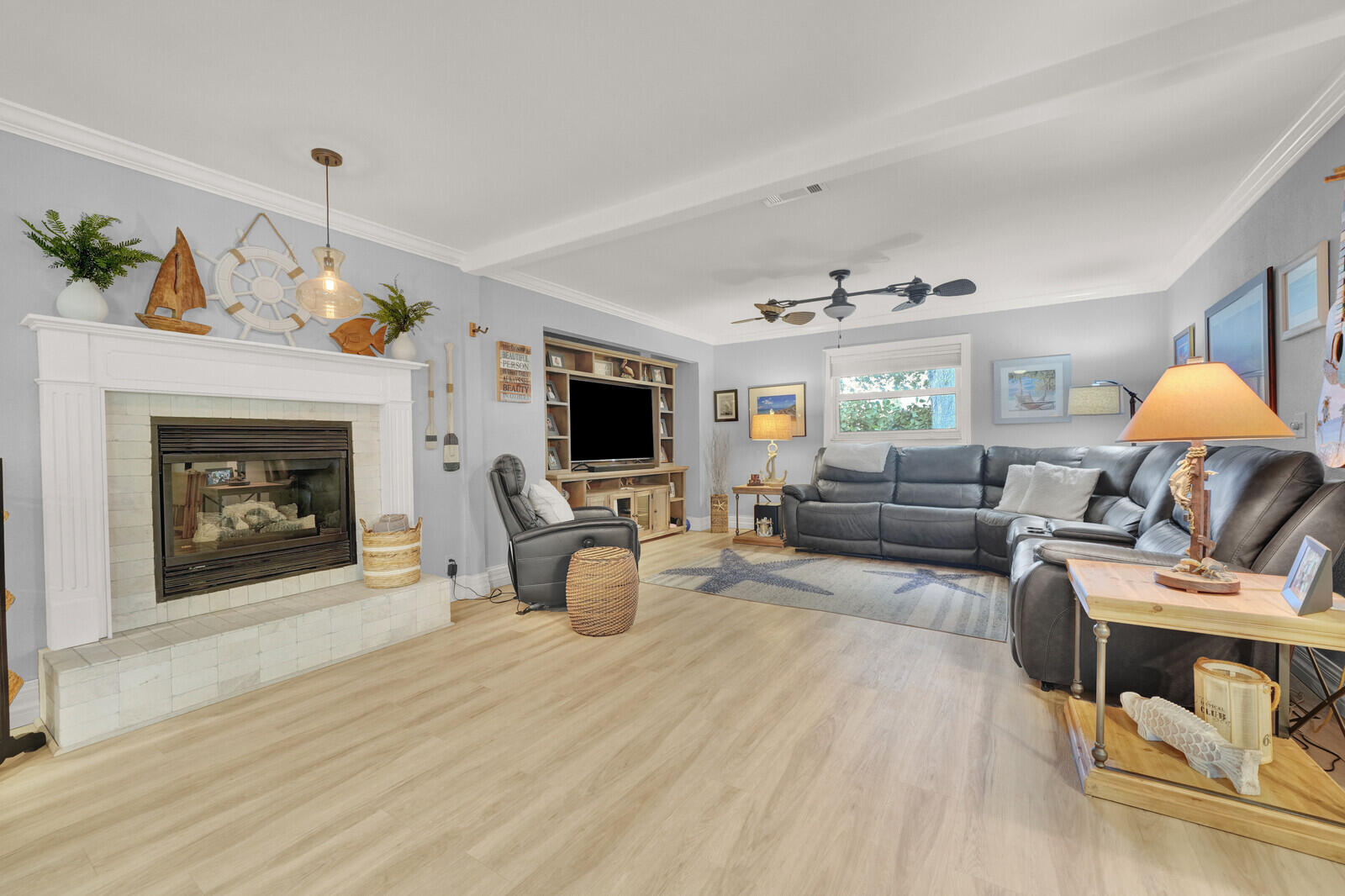 10015 DAISY, Palm Beach Gardens FL 33410