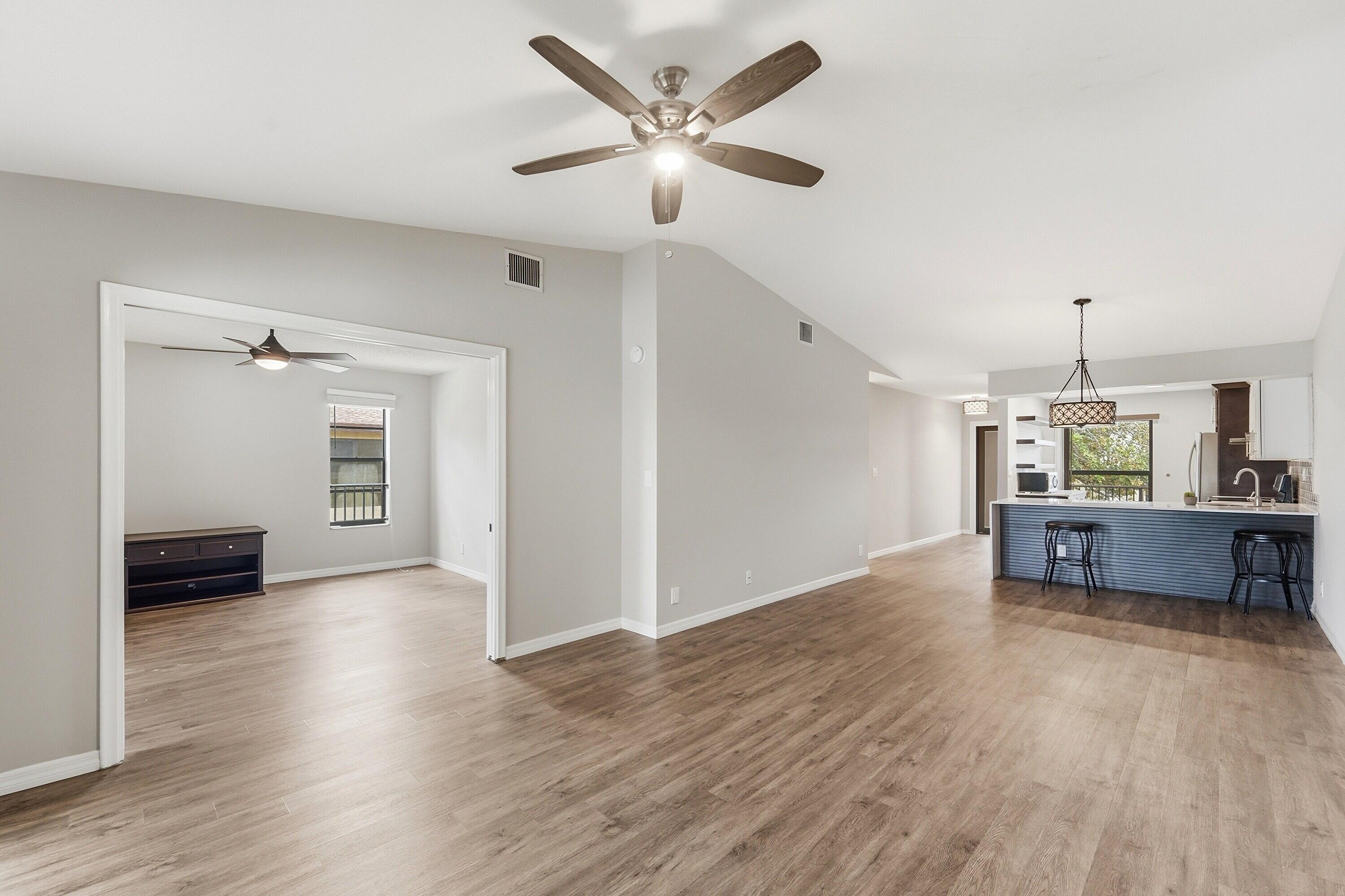 1033 BANKS #203, Margate FL 33063