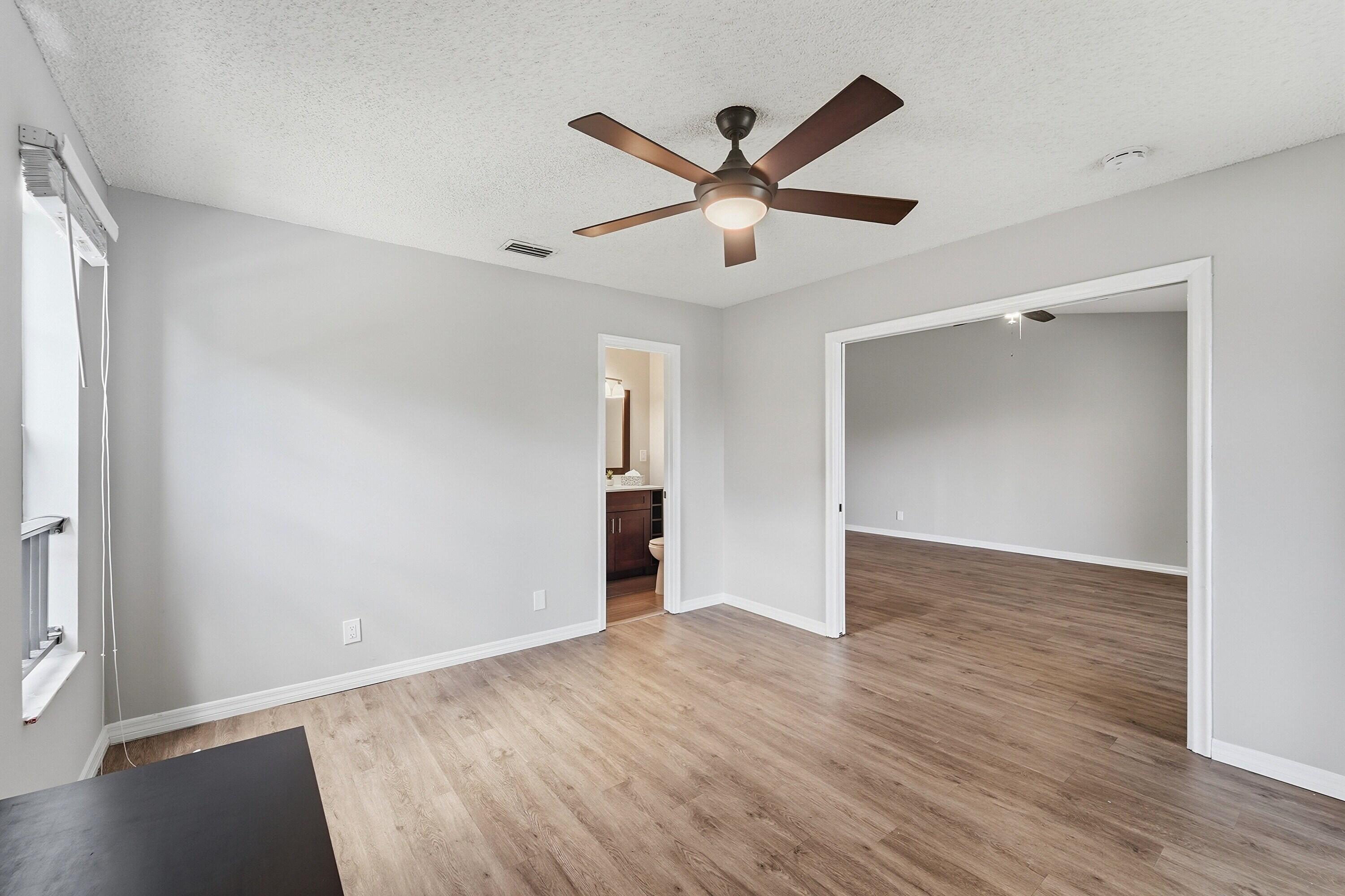 1033 BANKS #203, Margate FL 33063