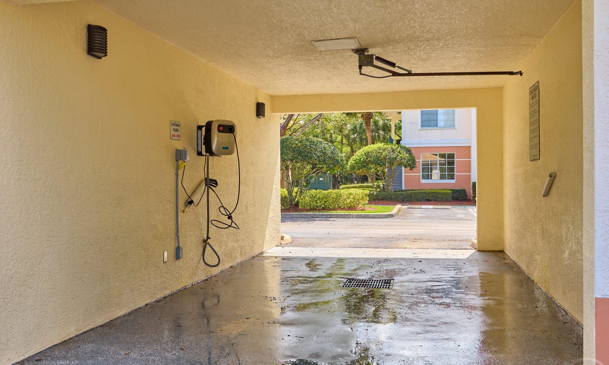 1305 Myrtlewood, Palm Beach Gardens FL 33418