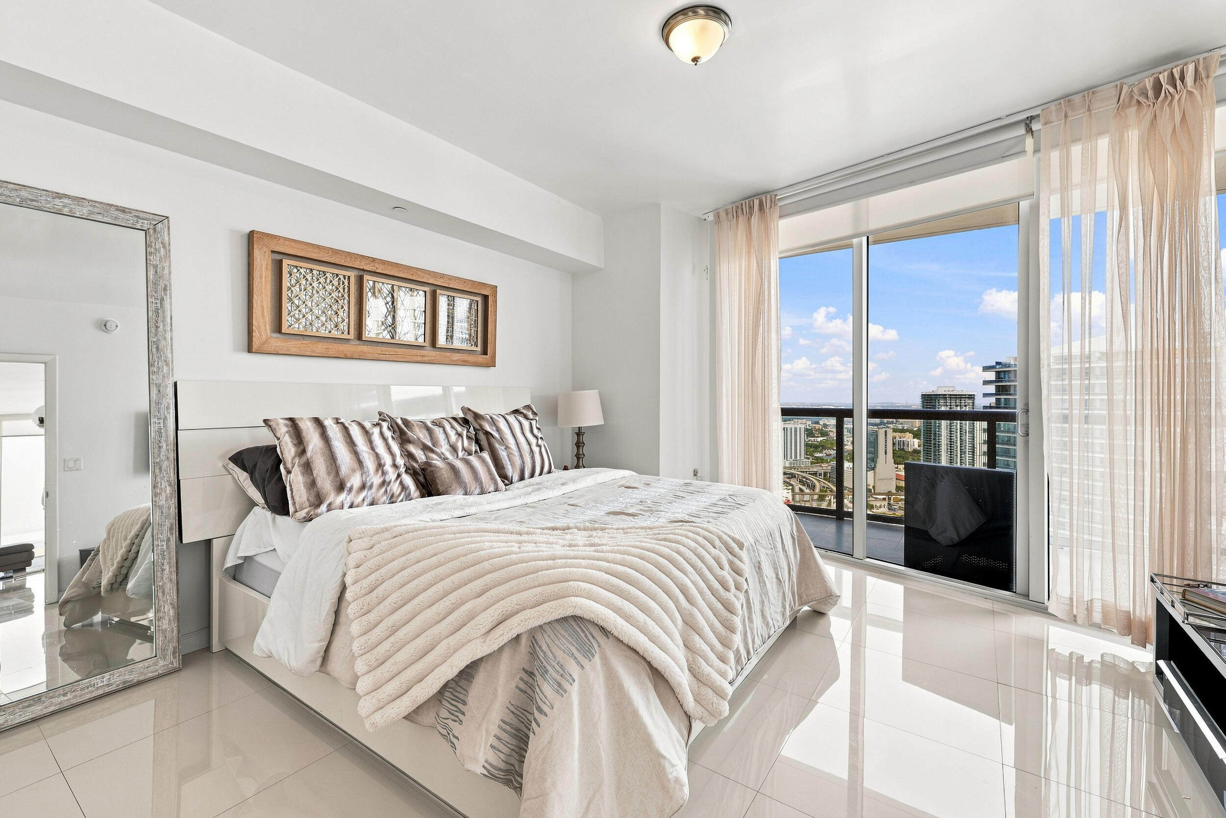 465 BRICKELL #5102, Miami FL 33131