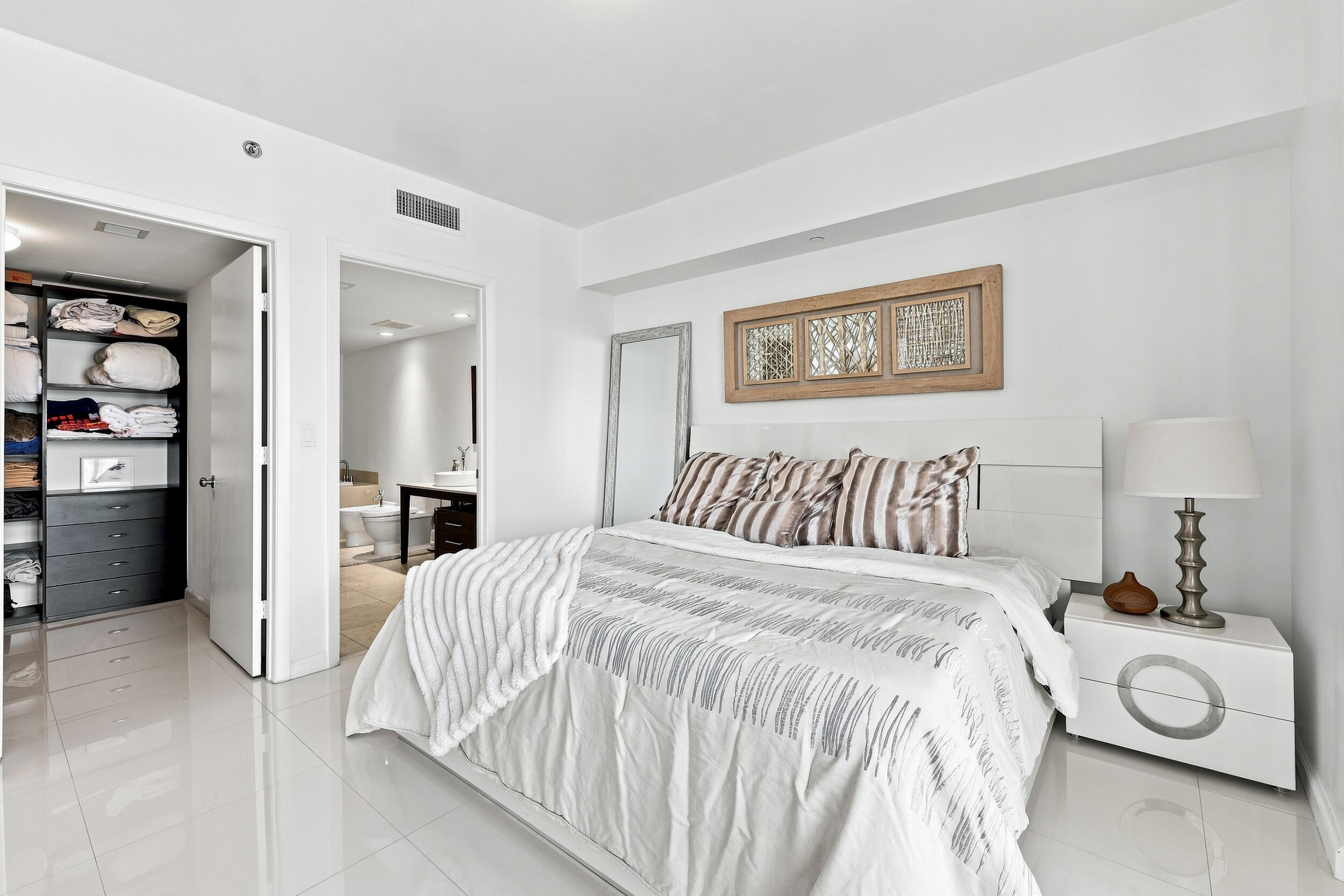 465 BRICKELL #5102, Miami FL 33131