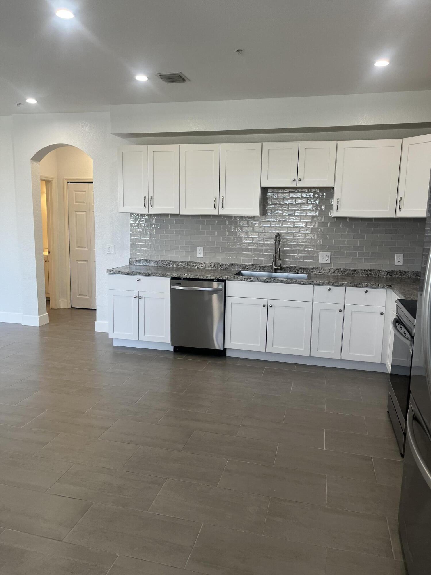 2137 SHOMA #156, Royal Palm Beach FL 33414