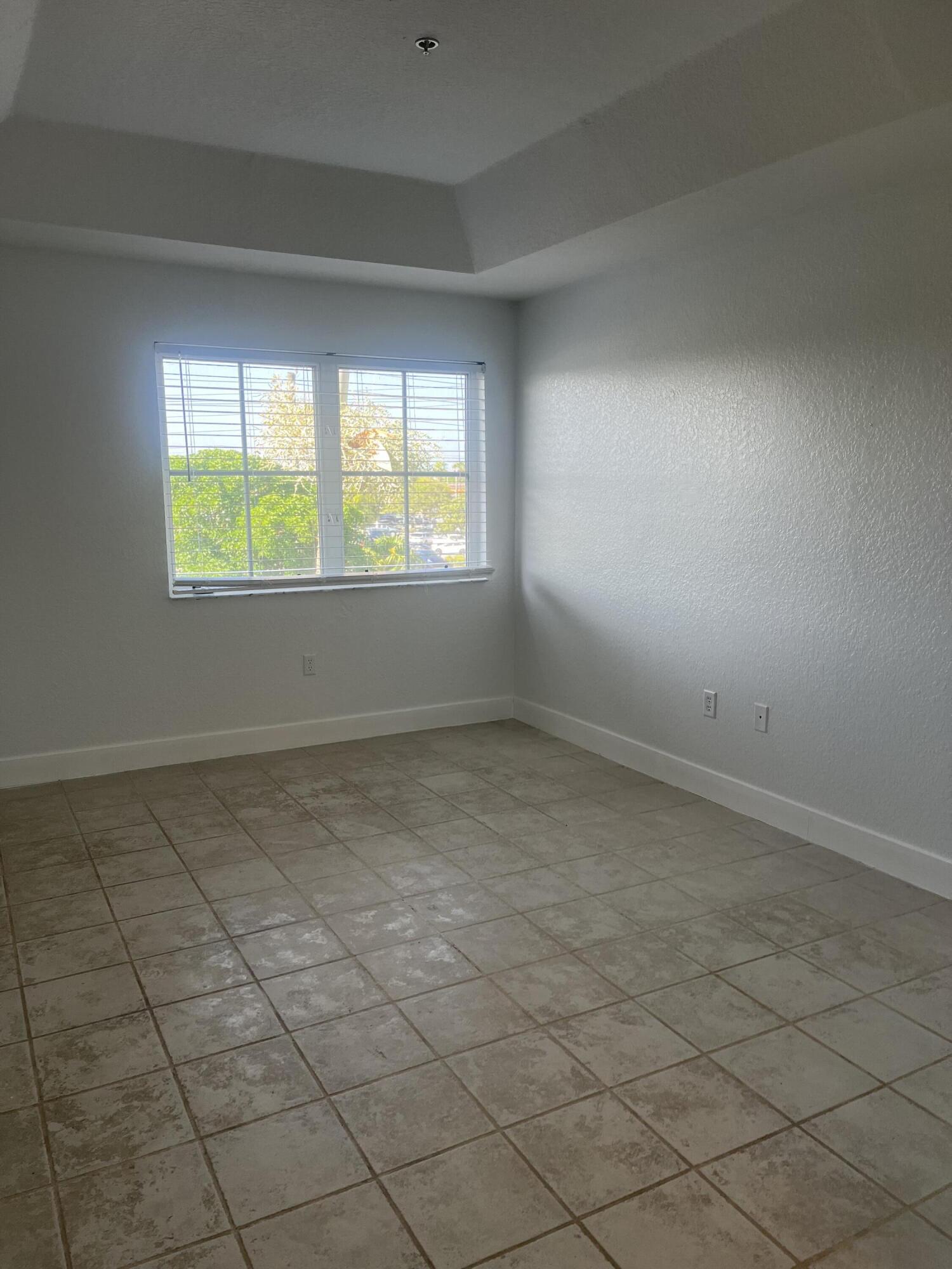 2137 SHOMA #156, Royal Palm Beach FL 33414