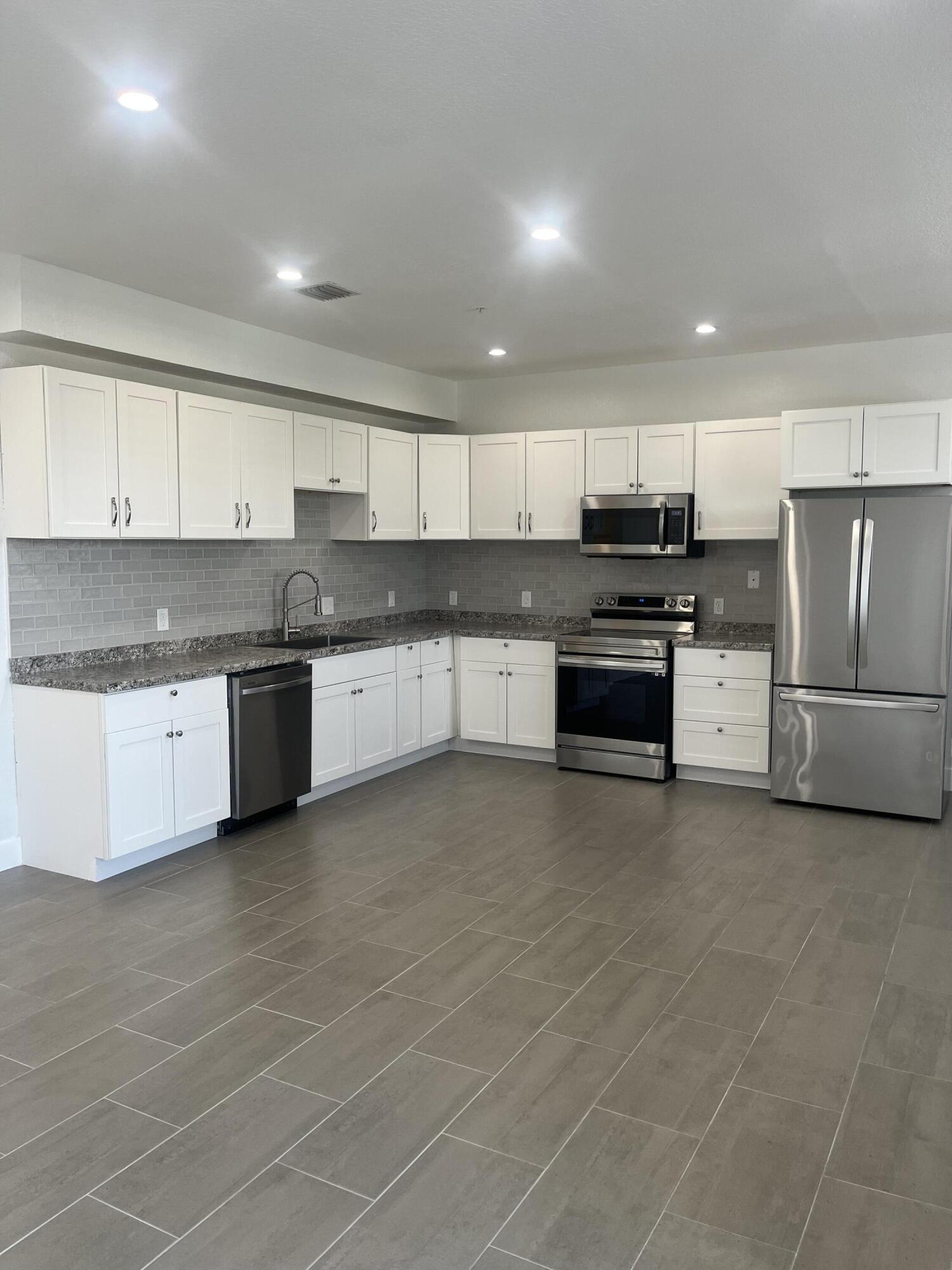 2137 SHOMA #156, Royal Palm Beach FL 33414