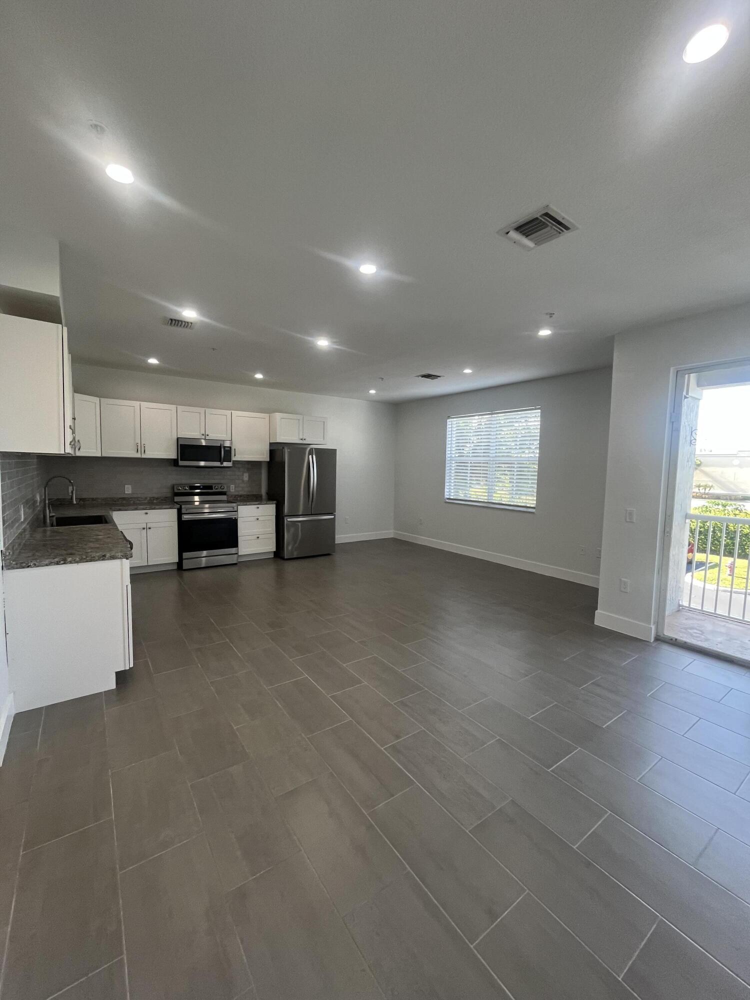 2137 SHOMA #156, Royal Palm Beach FL 33414
