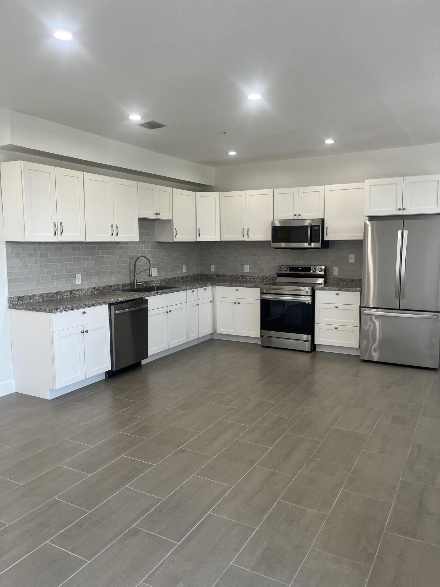 2137 SHOMA #156, Royal Palm Beach FL 33414