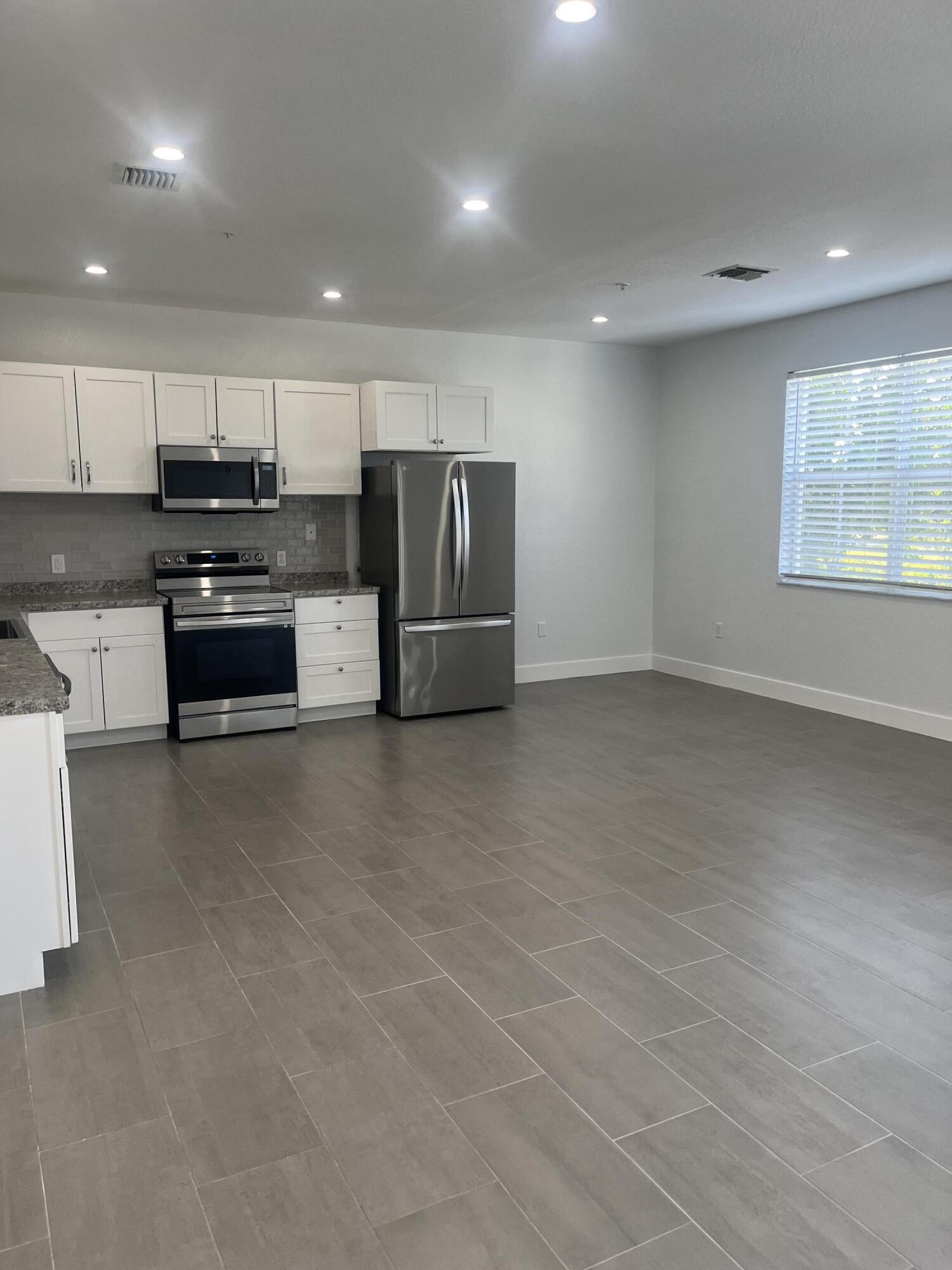 2137 SHOMA #156, Royal Palm Beach FL 33414