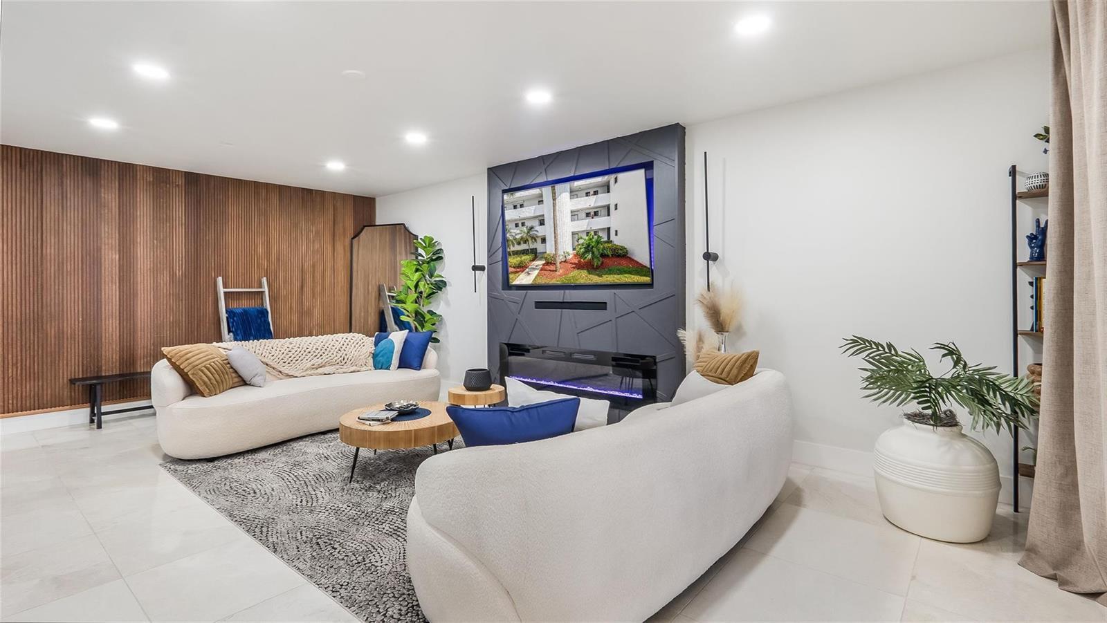 1410 Sheridan #7I, Hollywood FL 33020