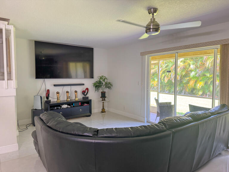 6111 Sugar Loaf, West Palm Beach FL 33411
