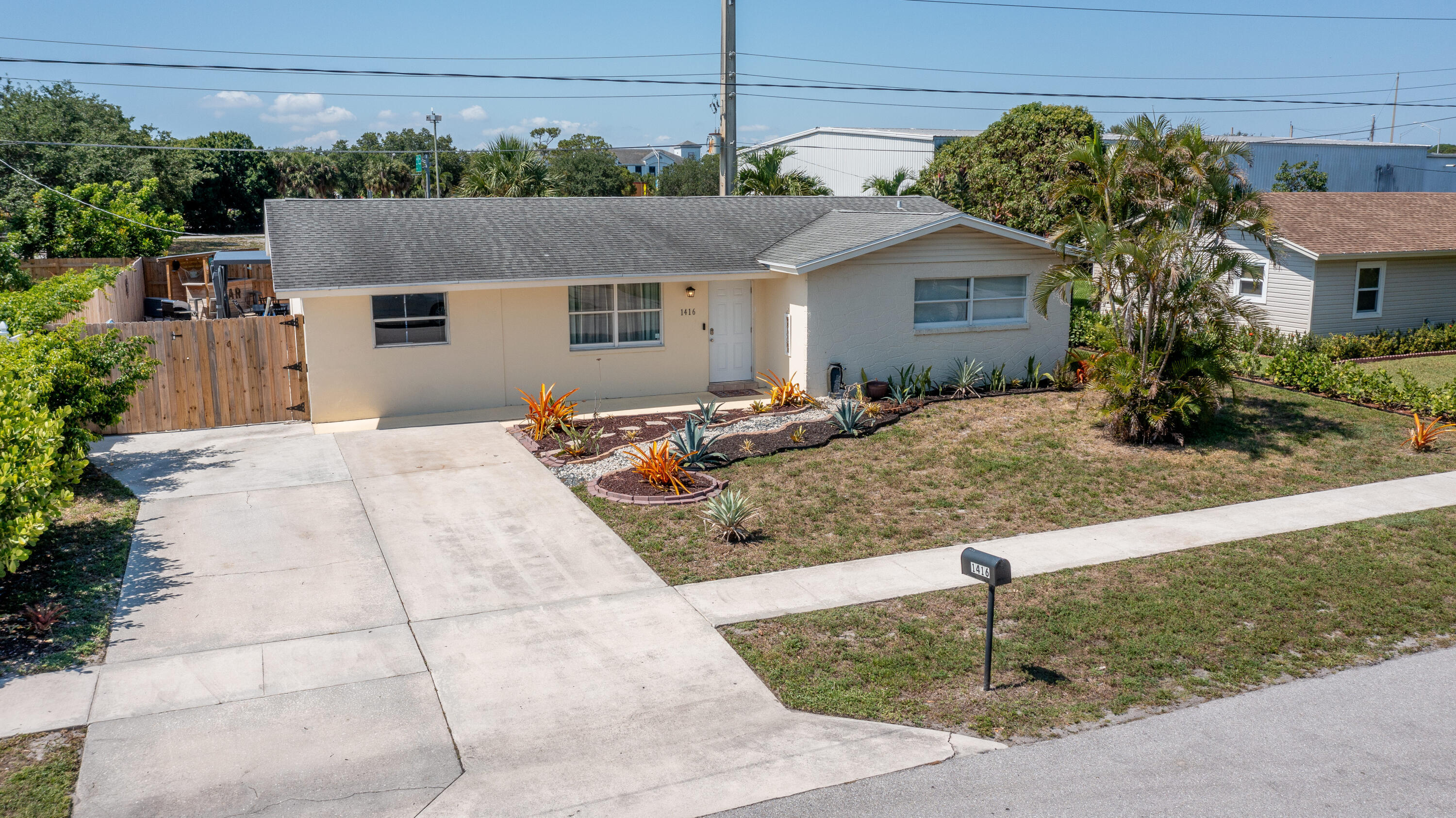 1416 W HARDEE, Lantana FL 33462