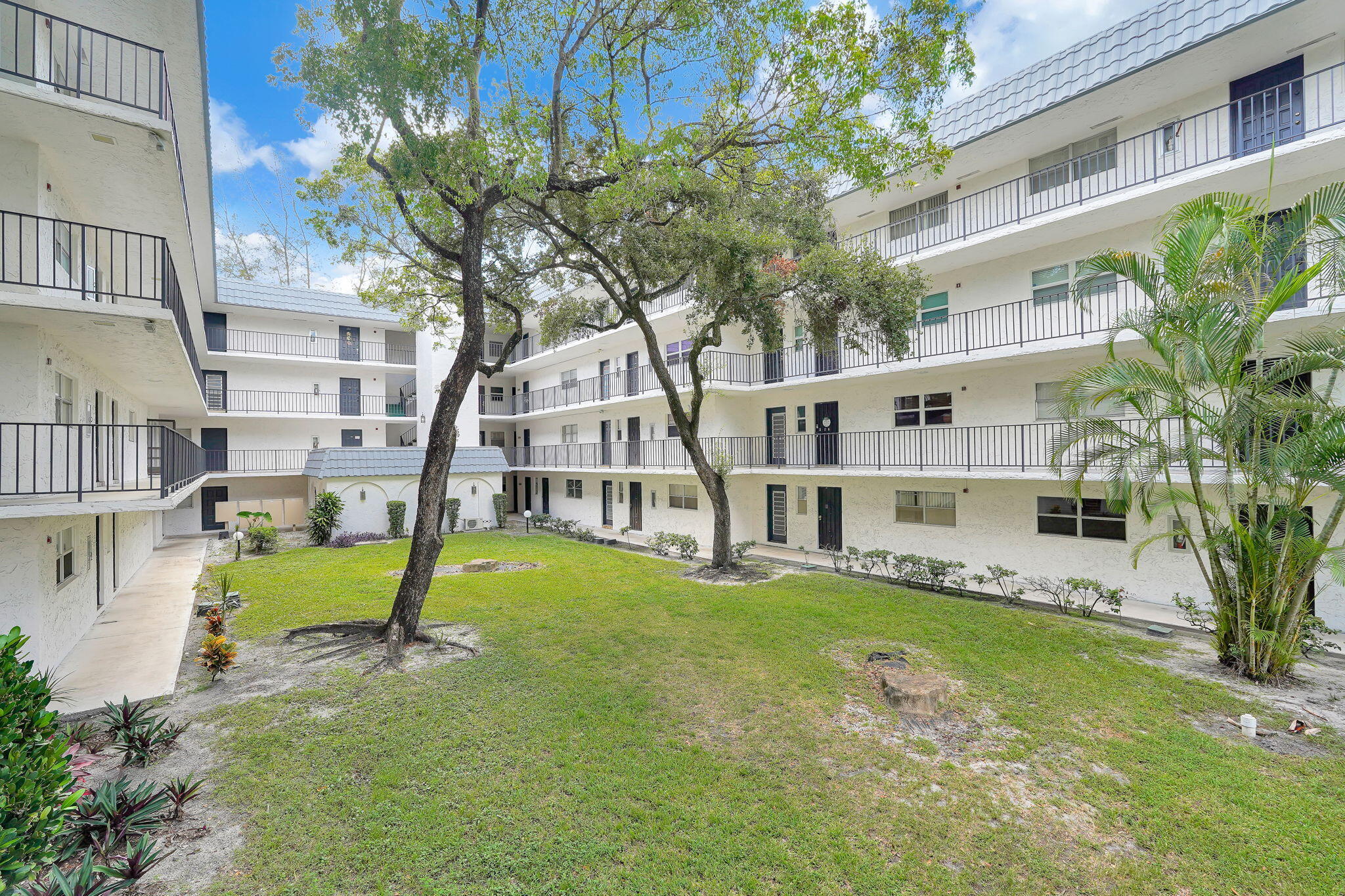 3360 SPANISH MOSS #211, Lauderhill FL 33319
