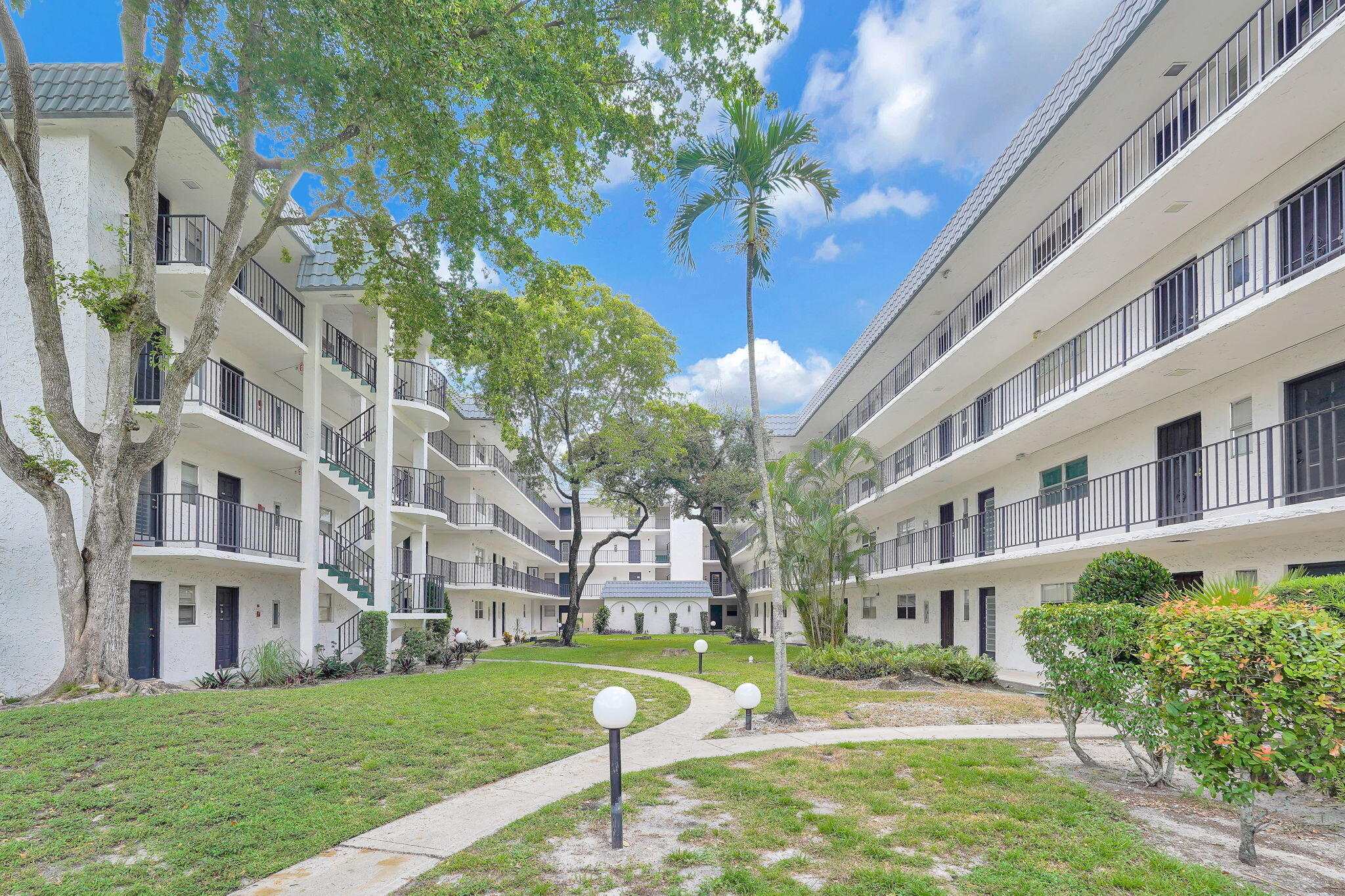 3360 SPANISH MOSS #211, Lauderhill FL 33319