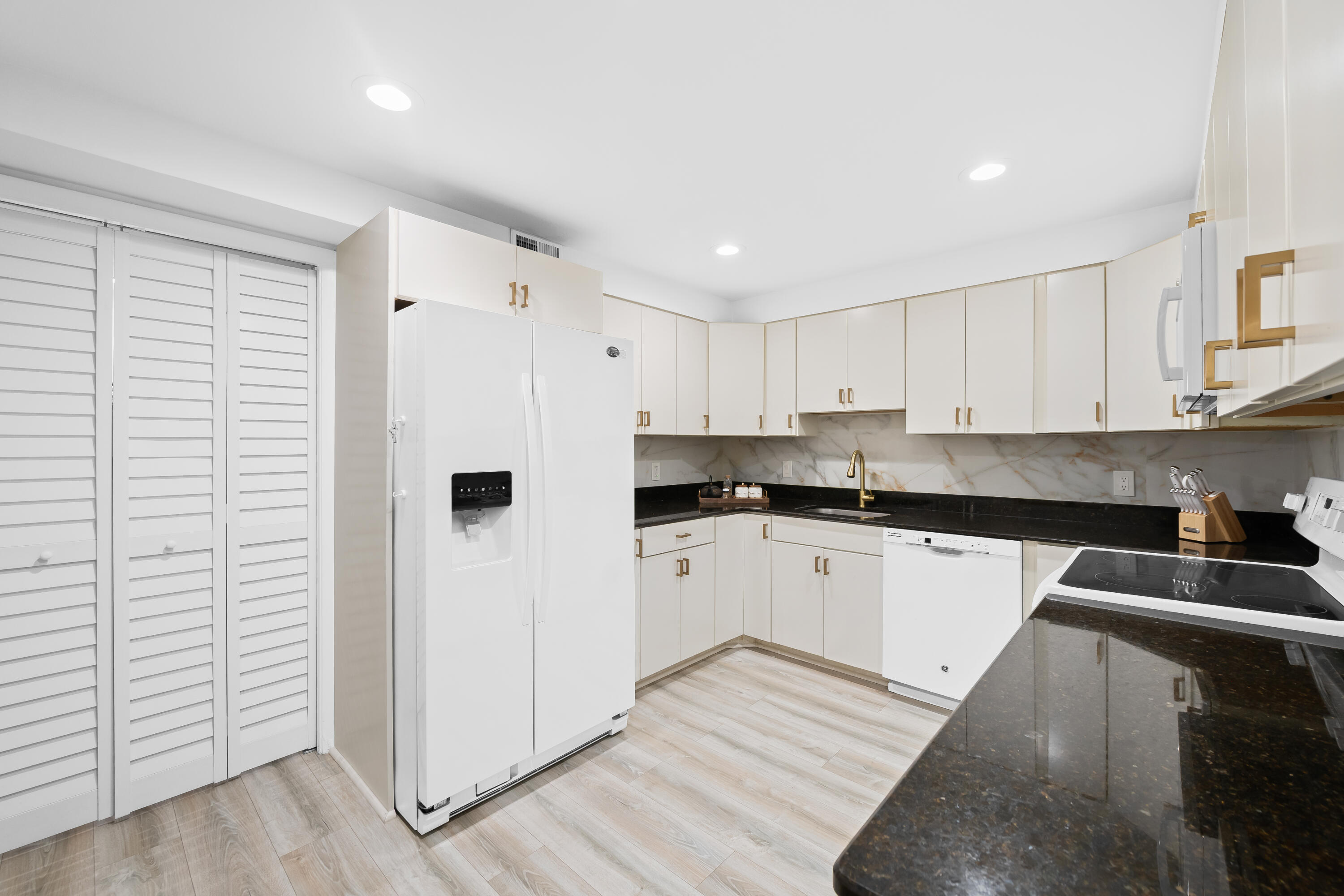 491 RACQUET CLUB #106, Weston FL 33326