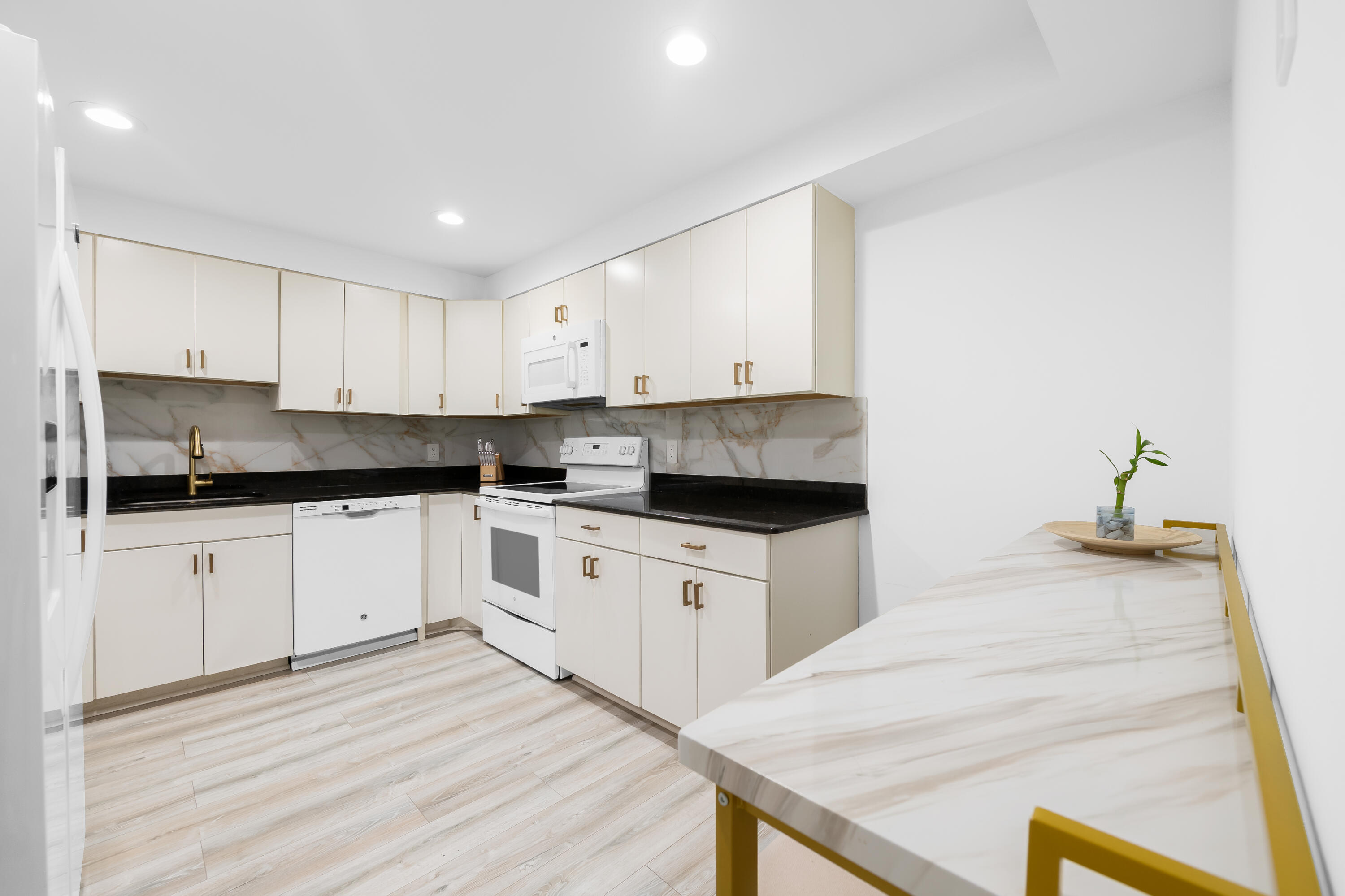 491 RACQUET CLUB #106, Weston FL 33326