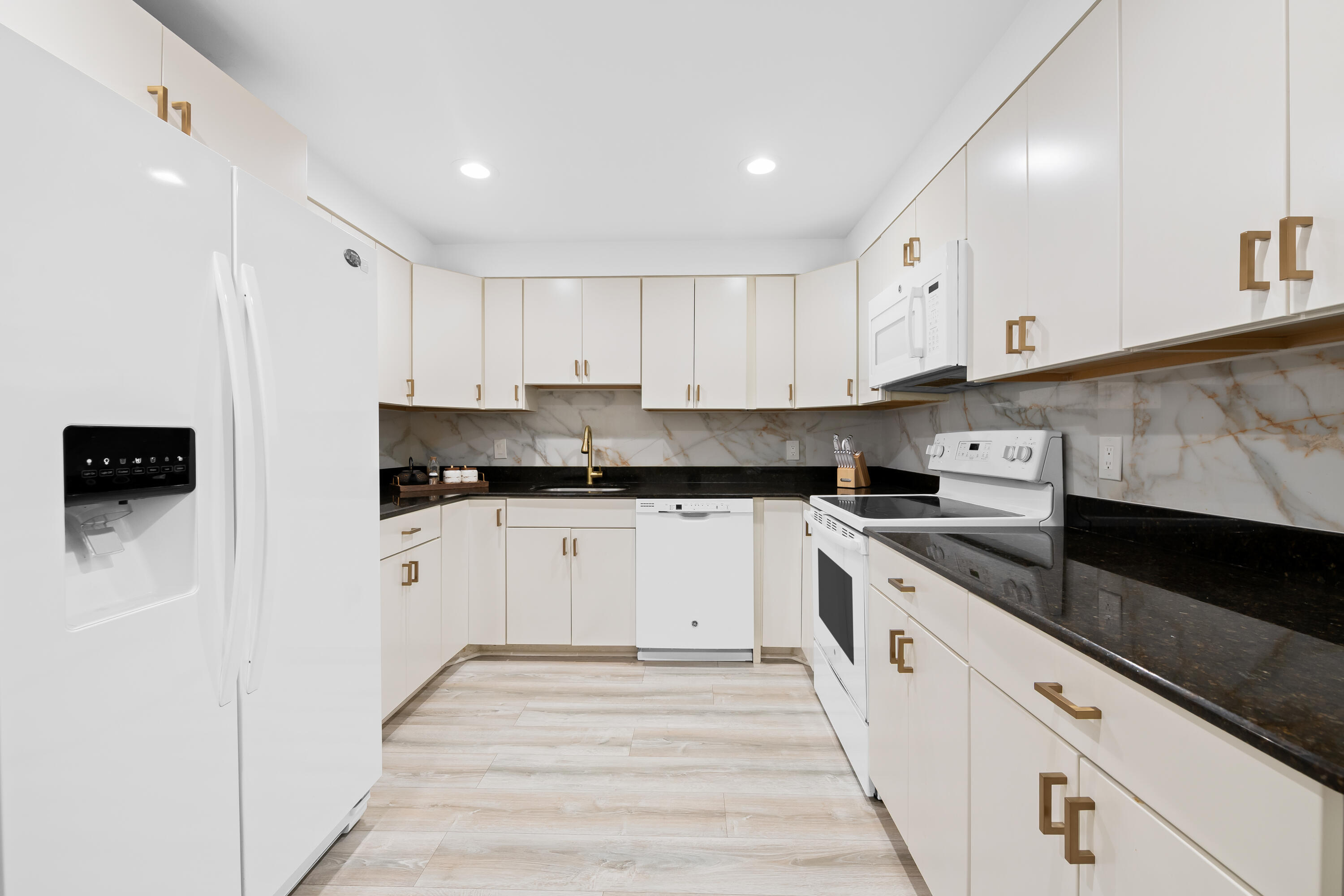 491 RACQUET CLUB #106, Weston FL 33326