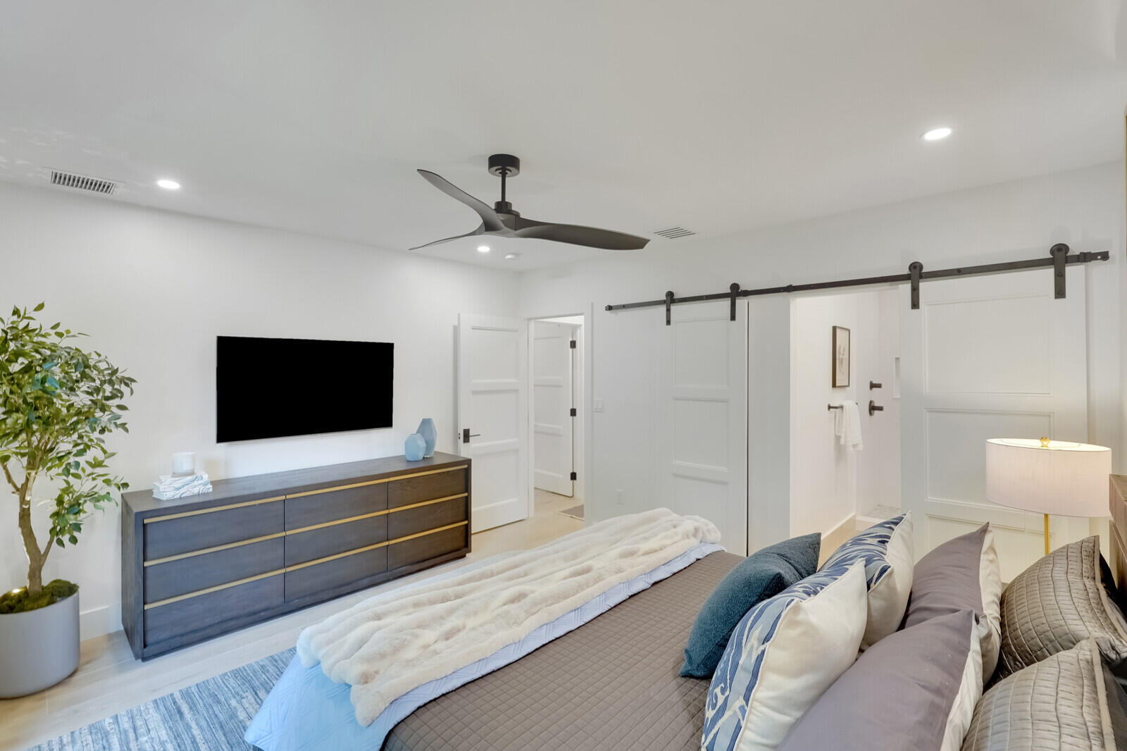 2735 POLO ISLAND #K104, Wellington FL 33414